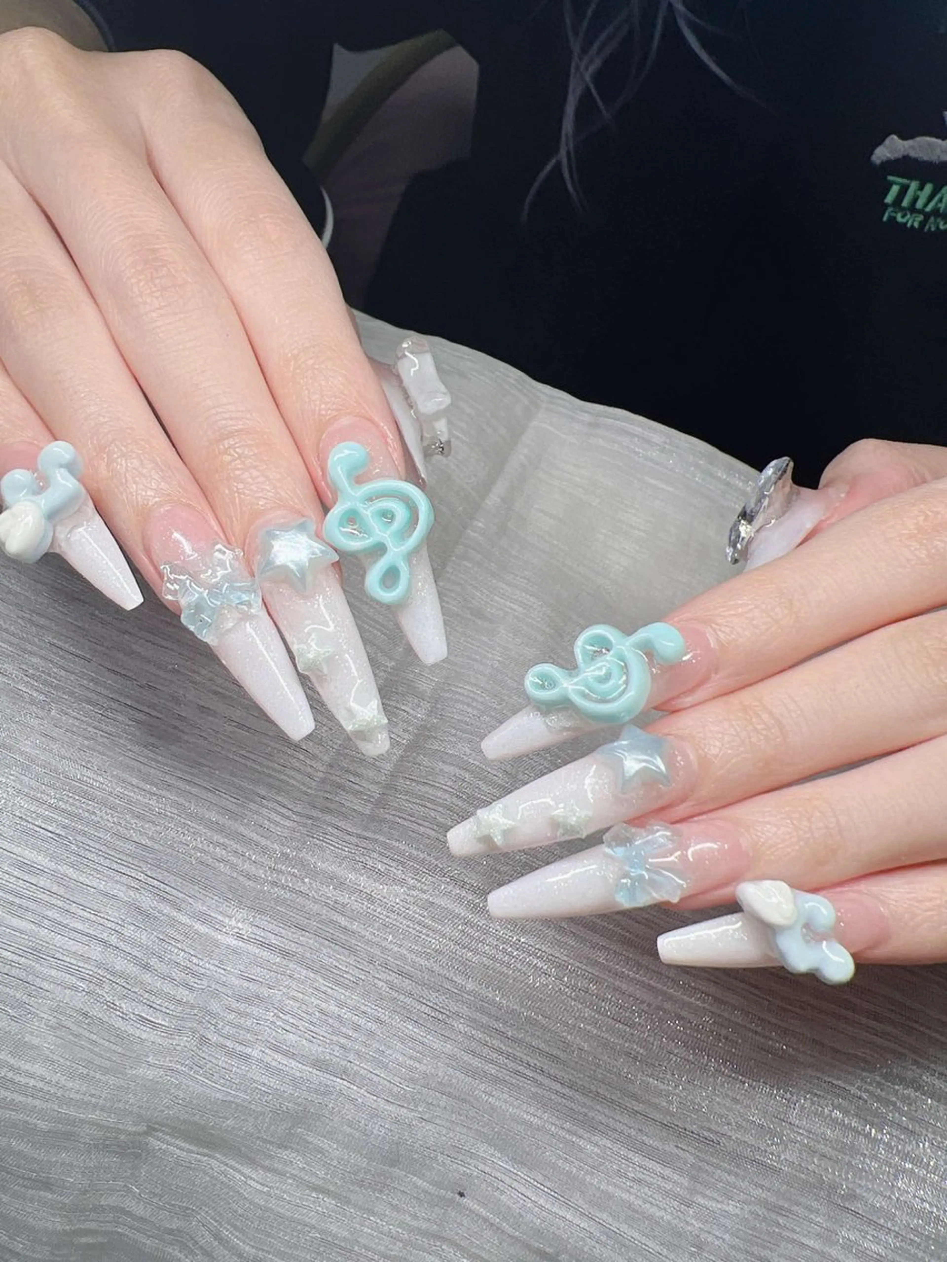 ネイル 長さ出し グラデーション キラキラネイル マグネットネイル ニュアンスネイル Lee Nails チップ長さだし専門店のネイルデザイン