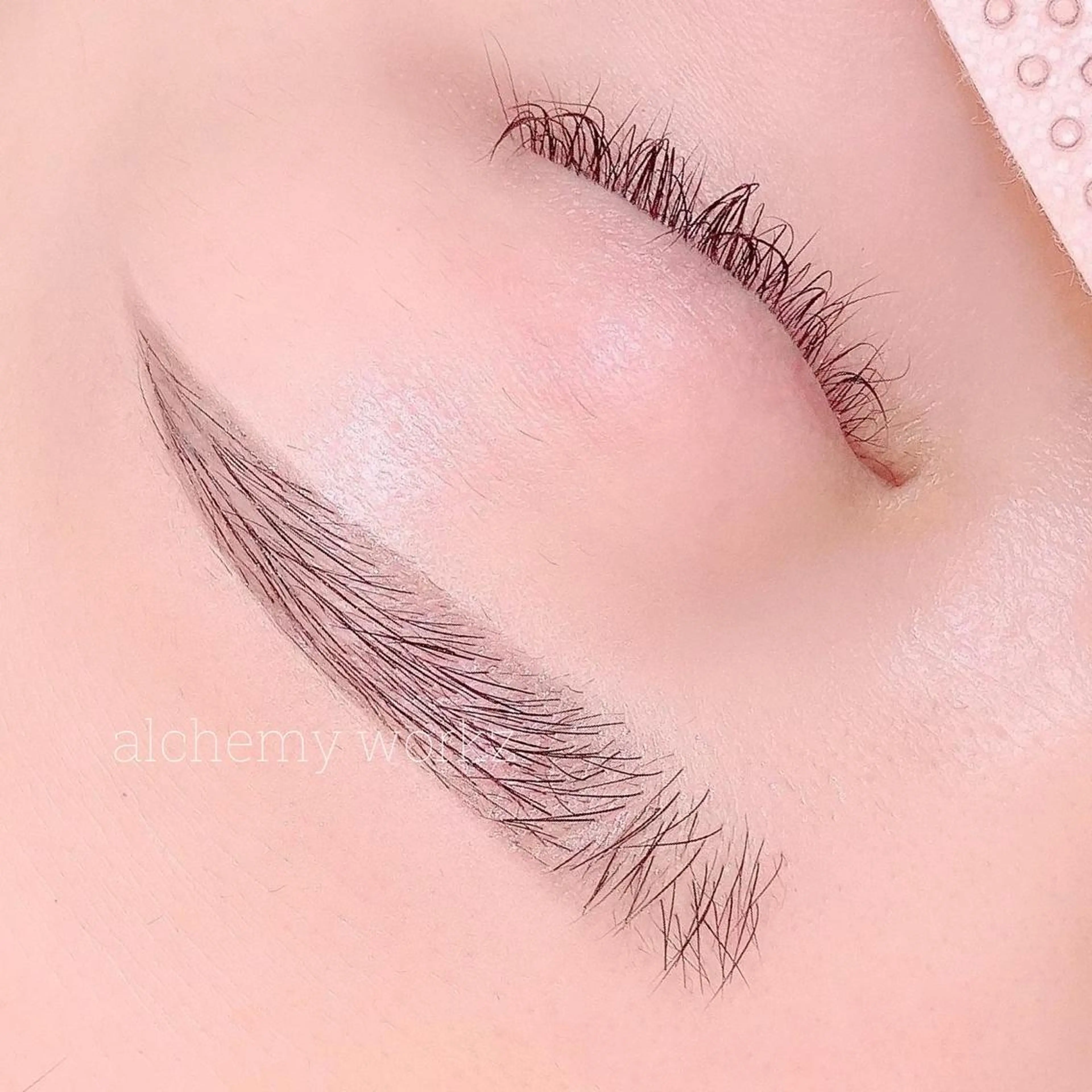 アイブロウ alchemy workzの眉毛・アイブロウイメージ