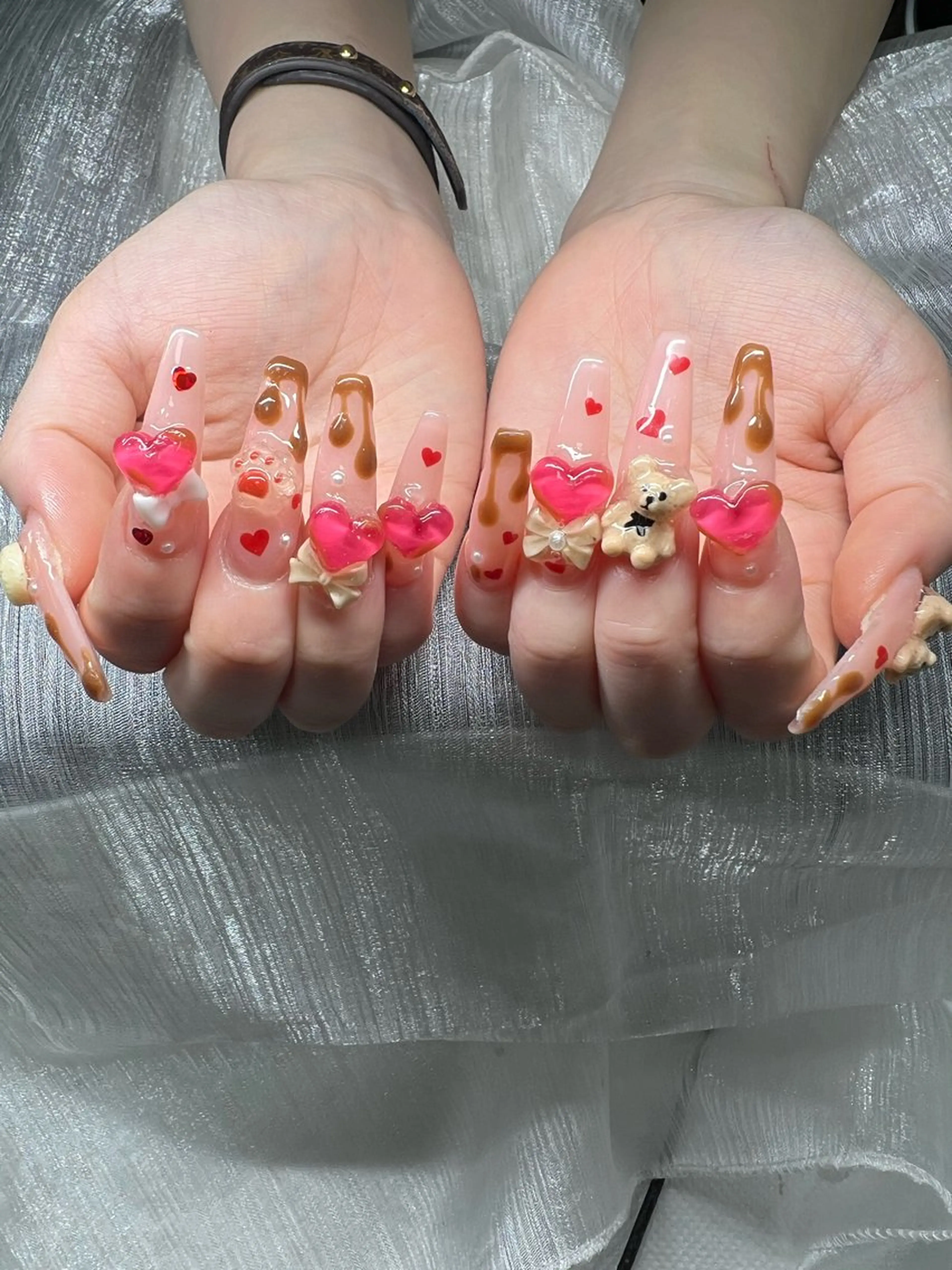 ネイル オーロラネイル チークネイル 長さ出し フットネイル フレンチネイル ハンドネイル Lee Nailsのネイルデザイン