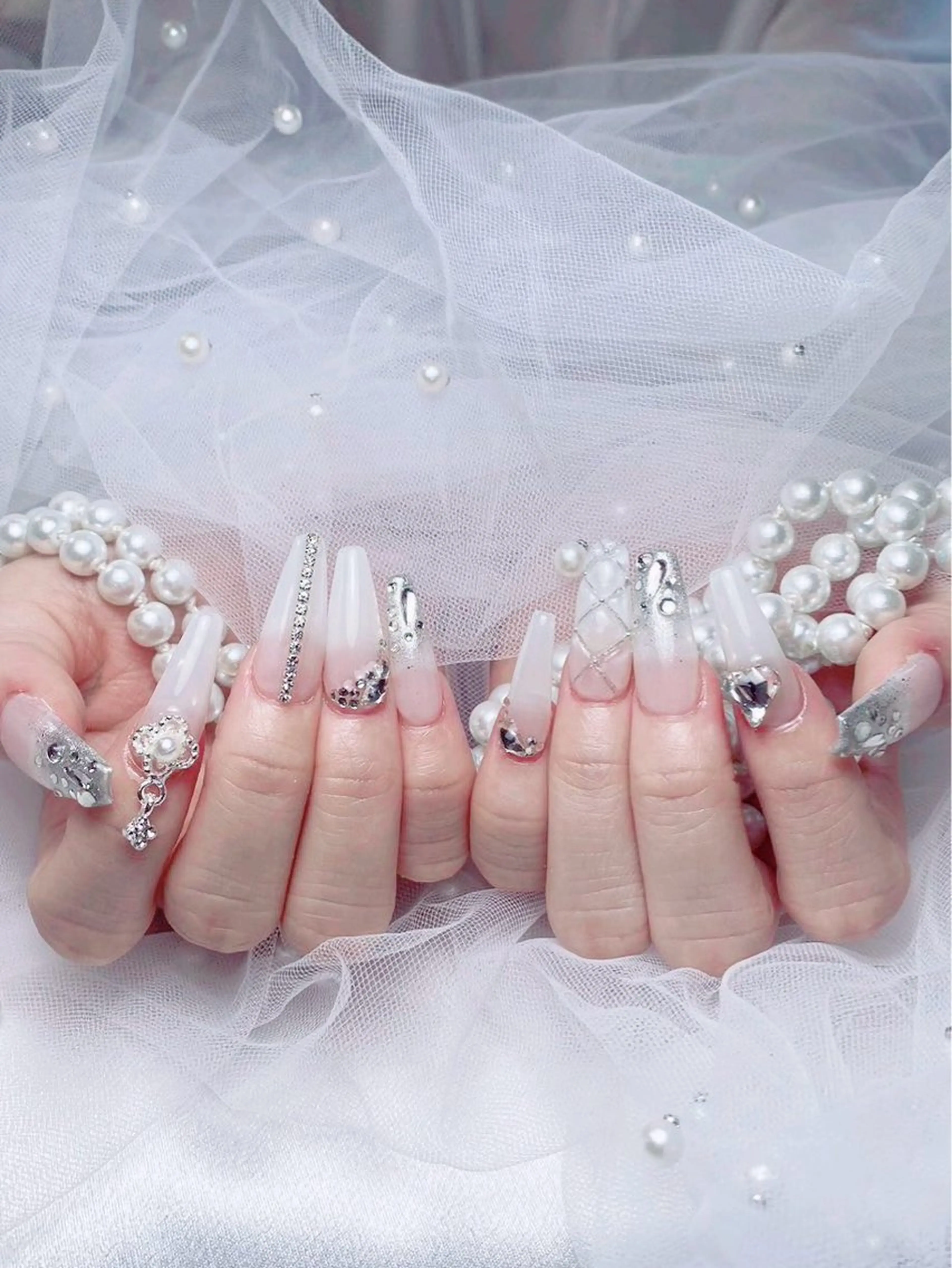 ネイル フレンチネイル ジェルネイル ハート 韓国ネイル マグネットネイル ハンドネイル ネイルサロン lotusのネイルデザイン