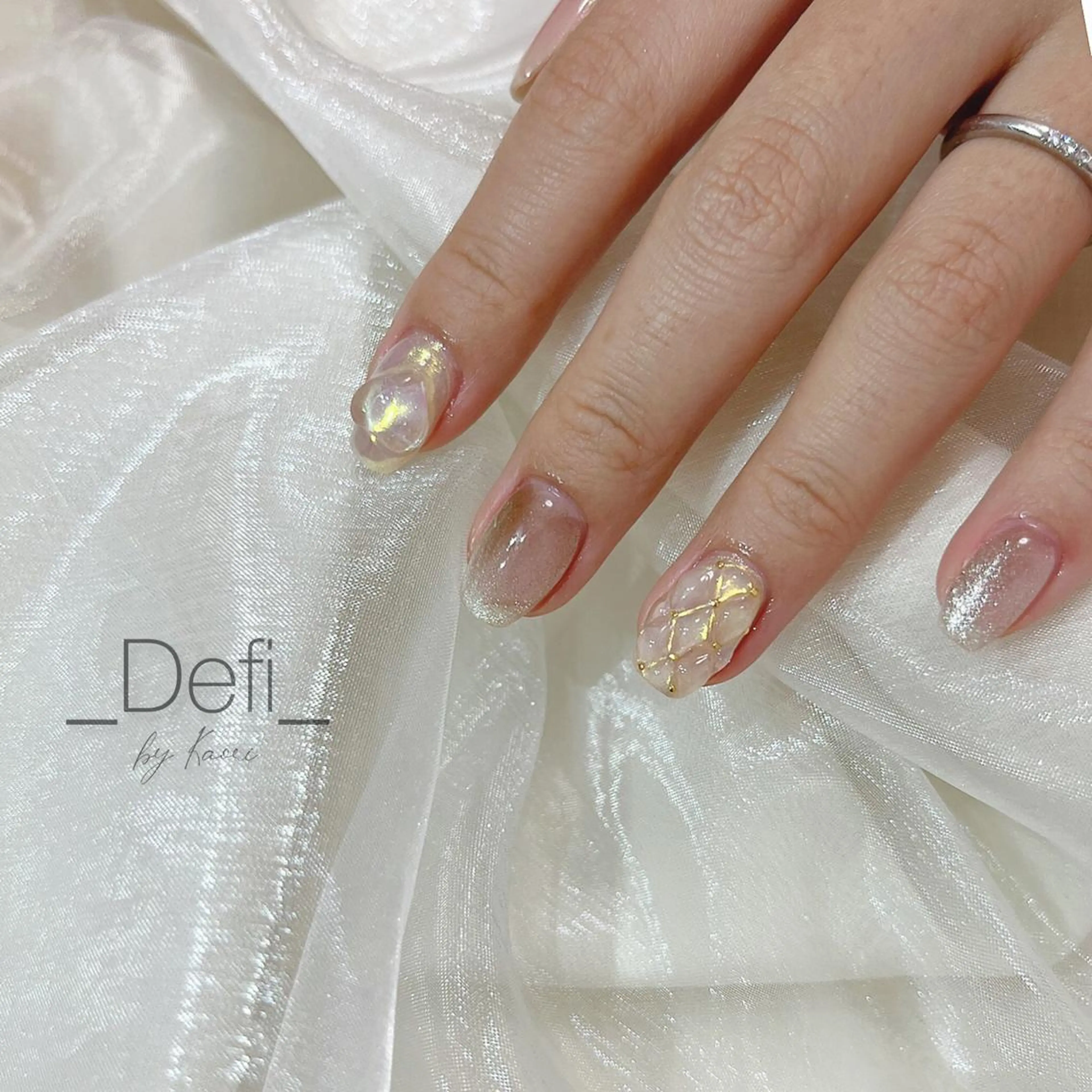 ネイル オーロラネイル カジュアル フレンチネイル ジェルネイル 韓国ネイル ハンドネイル _Defi_ by Kaoriのネイルデザイン