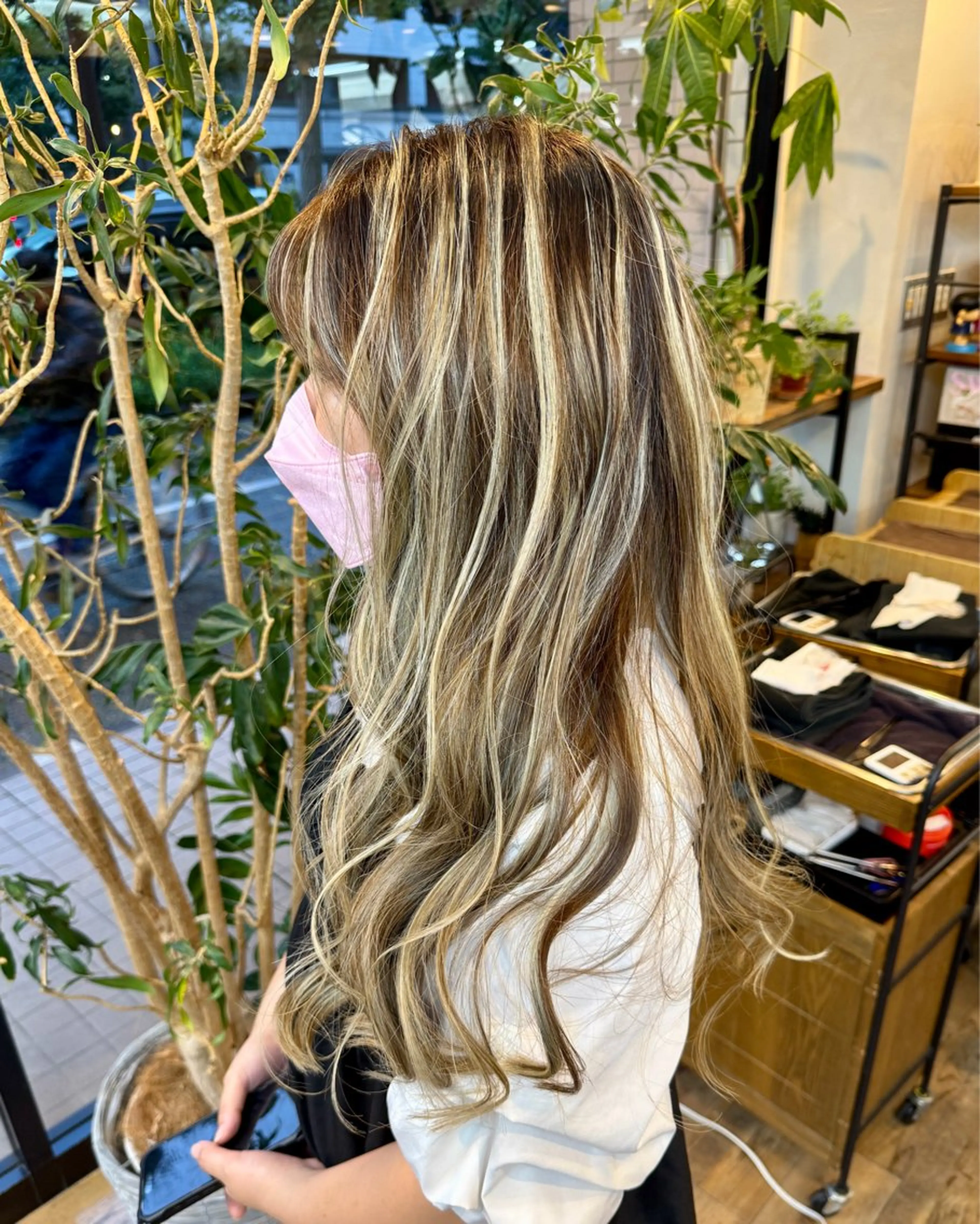 ロング カラー ハイライトカラー 3Dハイライト ハイライト ヘアカラー トリートメント Cure2所属・🌈白いハイライト 🌈 🐶ノザワ🐶のヘアスタイル