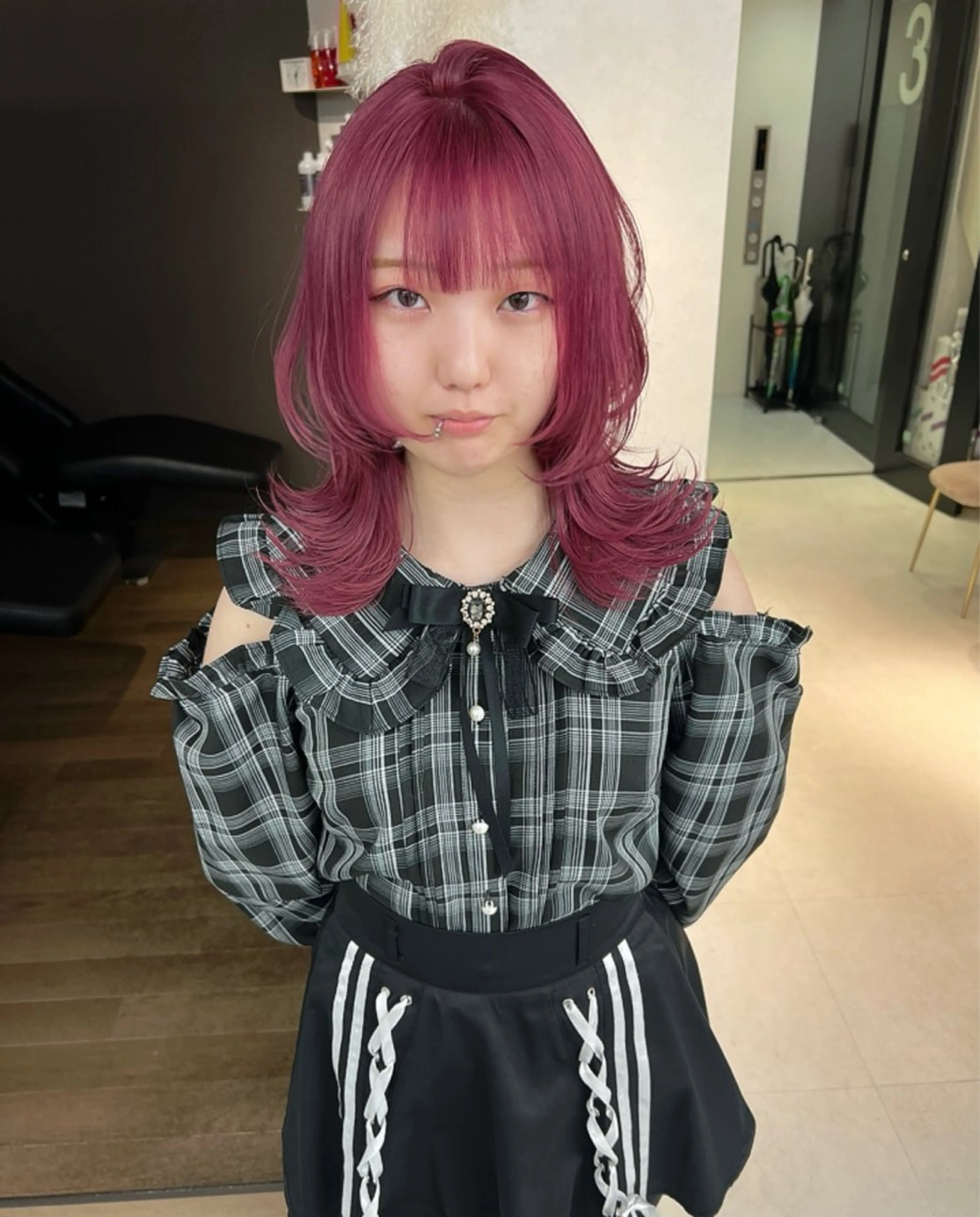 セミロング ブリーチ/ウルフ ハッシュカット/石山のヘアスタイル