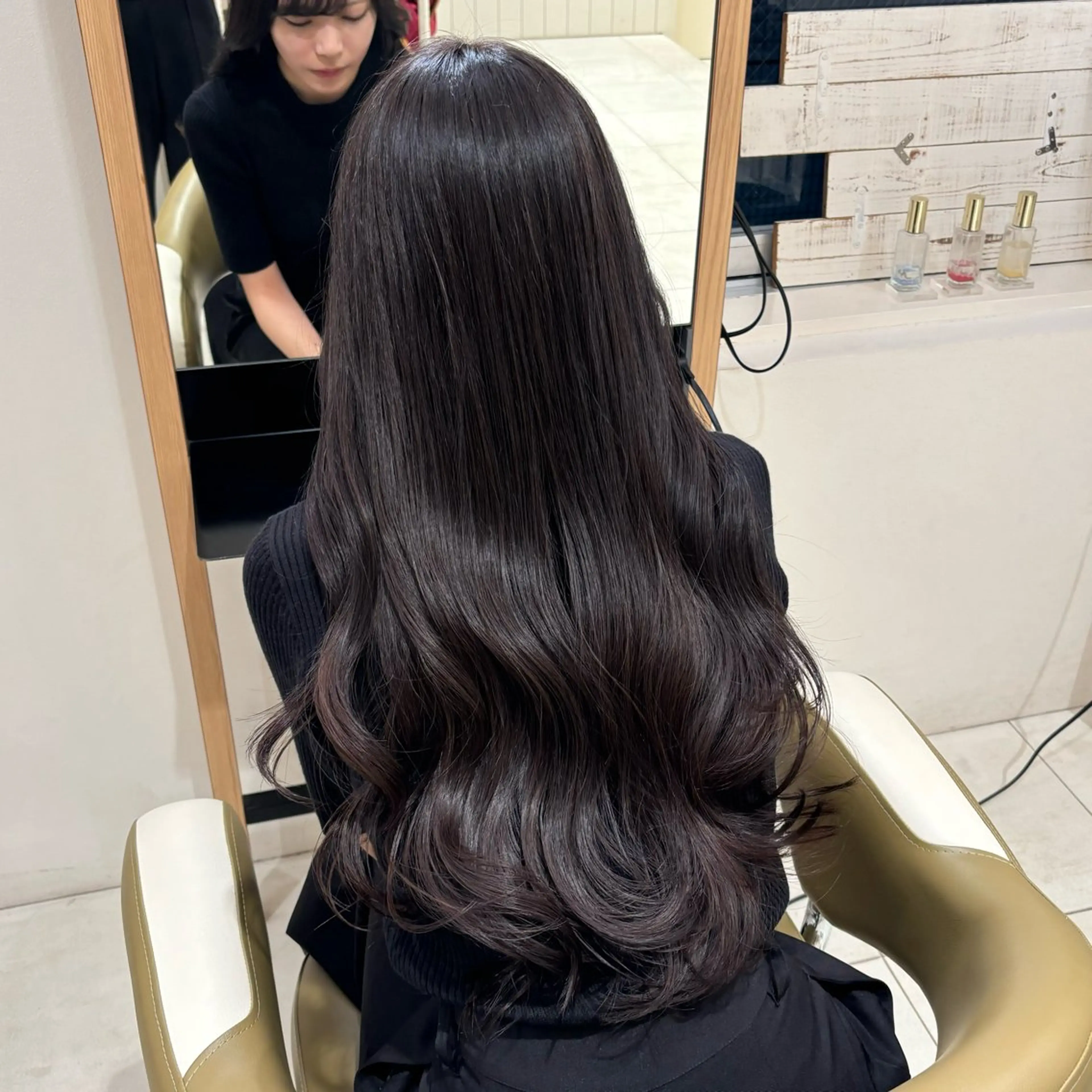 ロング ヘアカラー 🧸艶髪🫧🎀 岡由紀乃のヘアスタイル