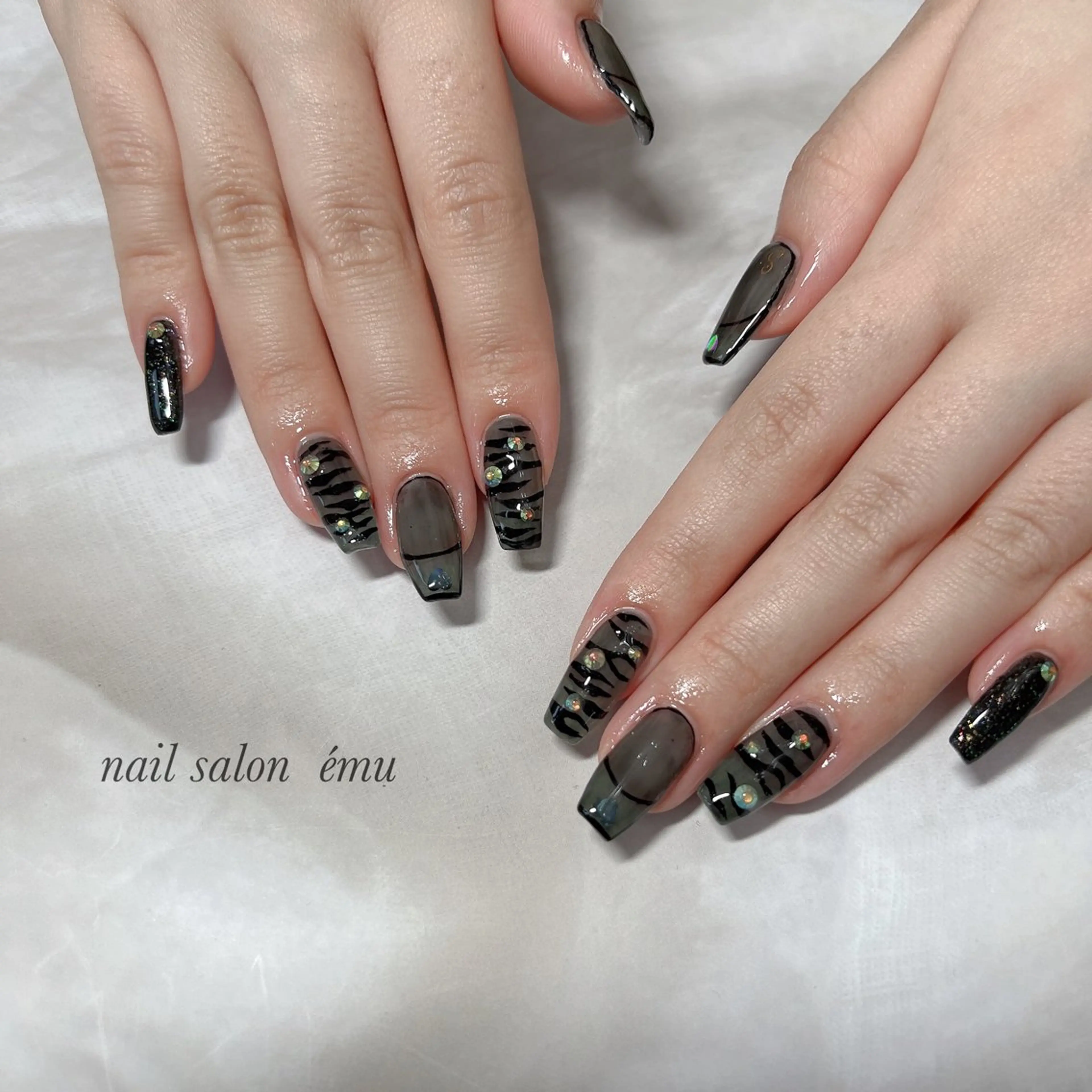 ロング ハンドネイル nail salon émuのネイルデザイン