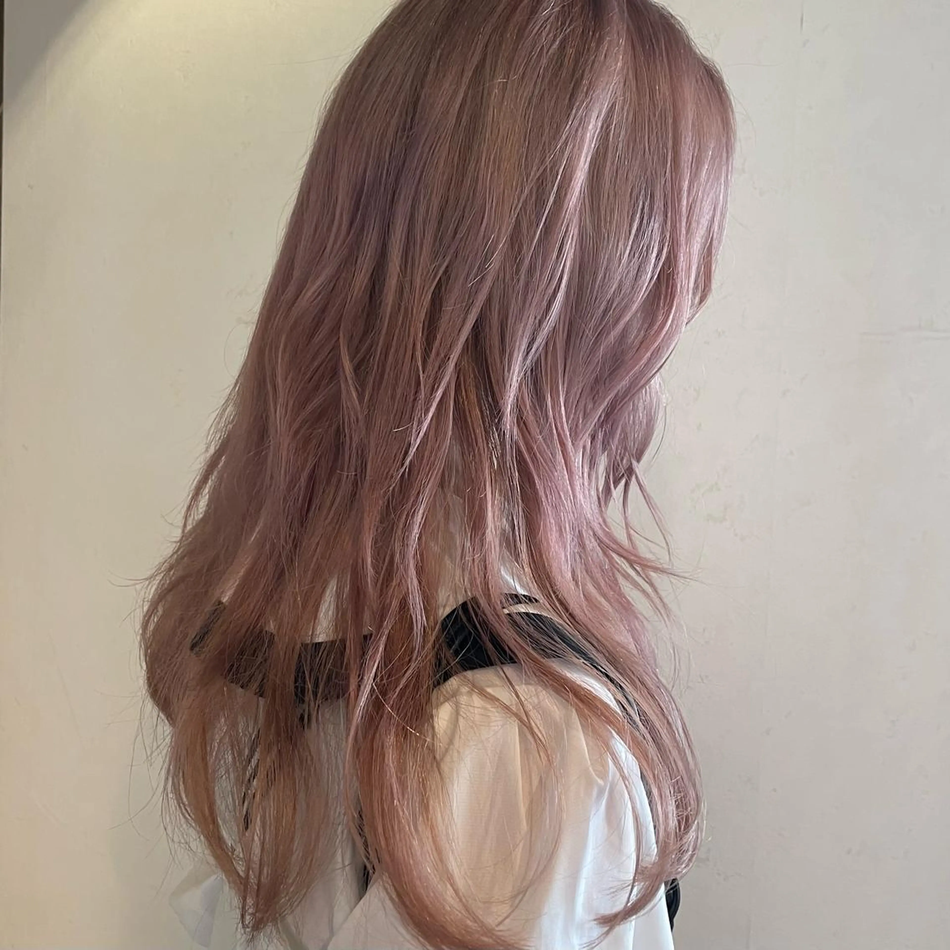 ロング カラー ハイトーンカラー ピンクカラー カット ヘアカラー トリートメント kitin  吉祥寺 山岸花のヘアスタイル