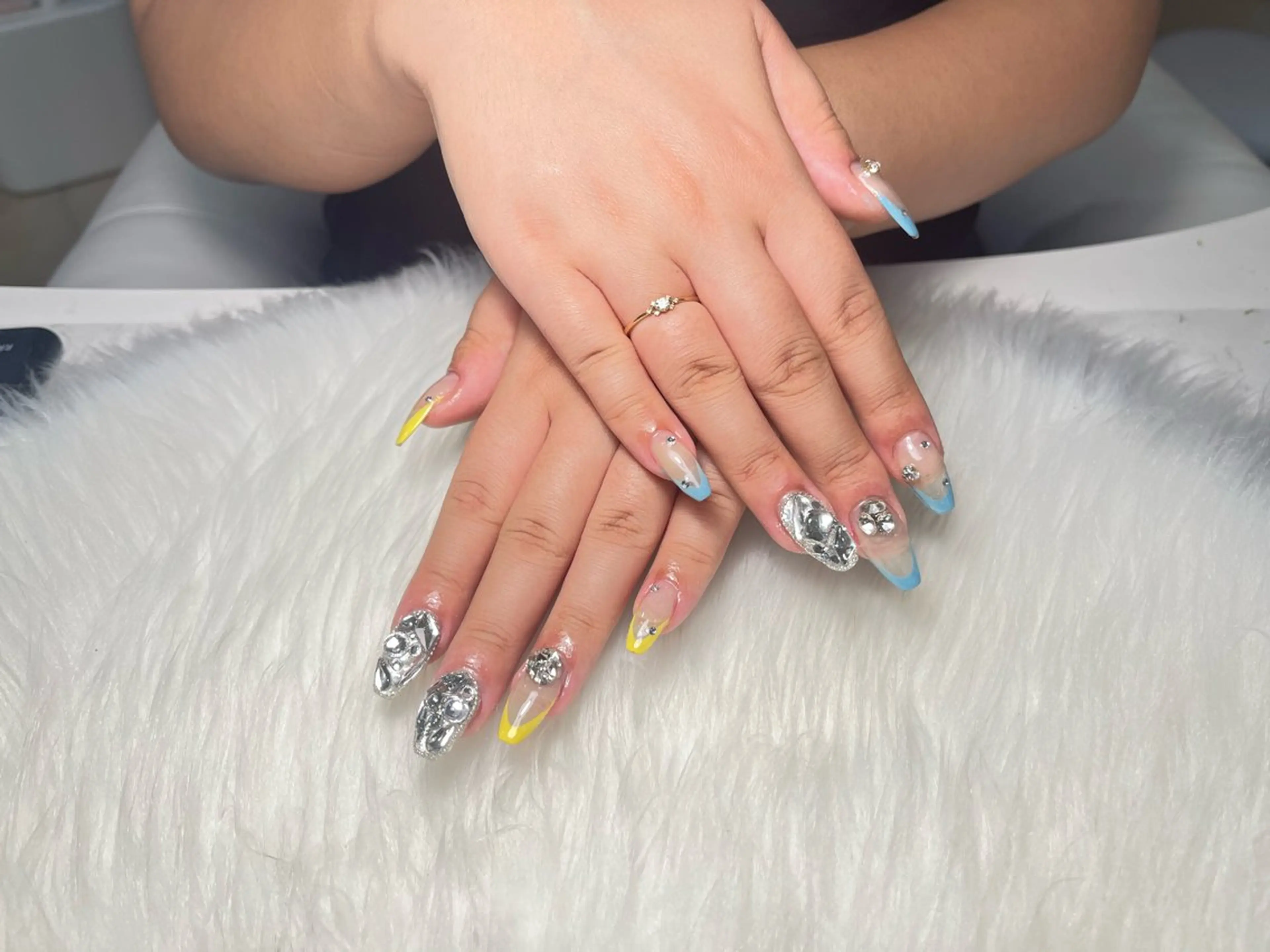 ネイル ハンドネイル ネイルサロンティアラ所属・ネイルサロン ティアラのネイルデザイン