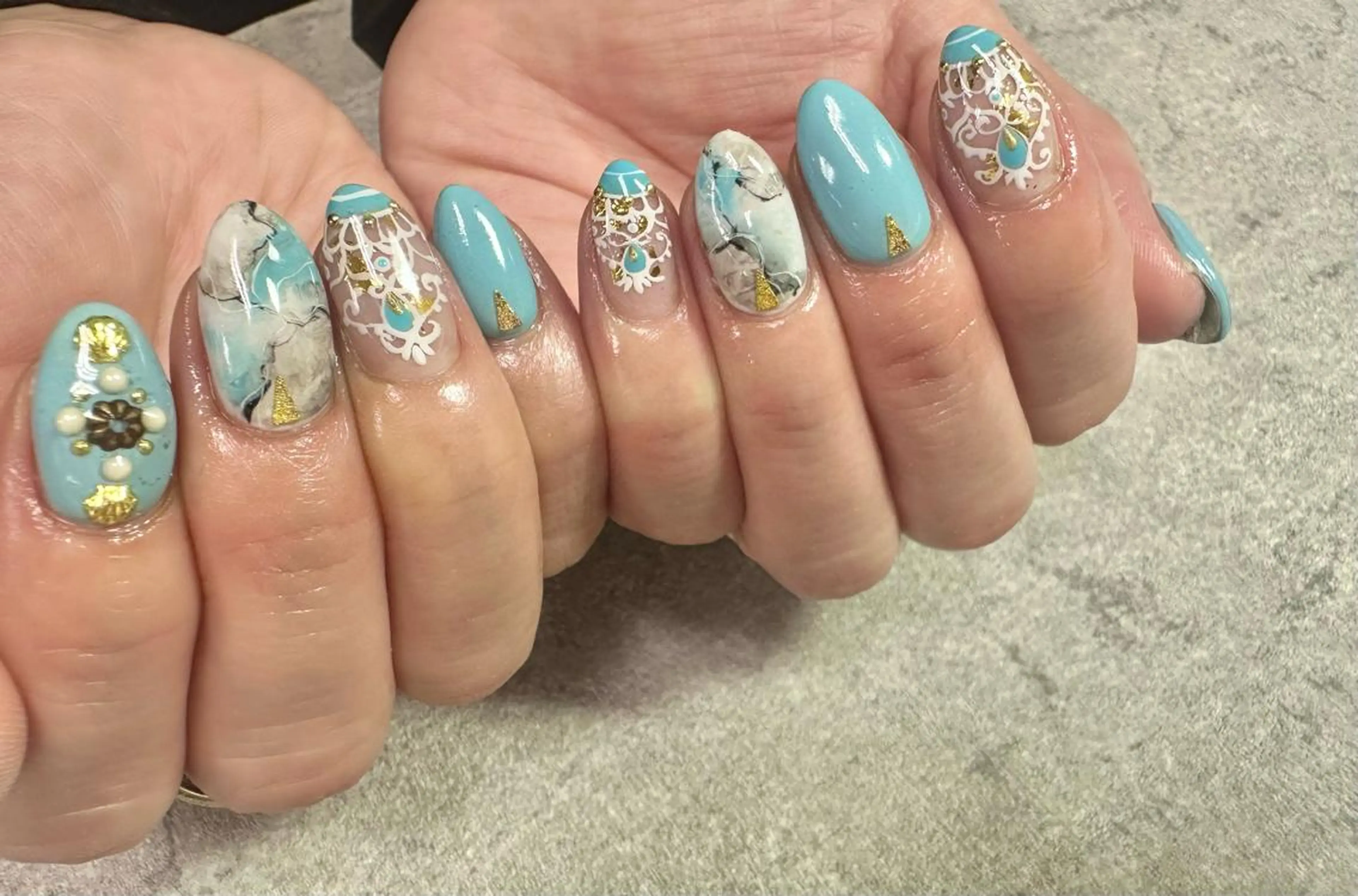 ネイル フットネイル フレンチネイル ジェルネイル ガラスフレンチ グラデーション ハンドネイル 高多 瑠美のネイルデザイン