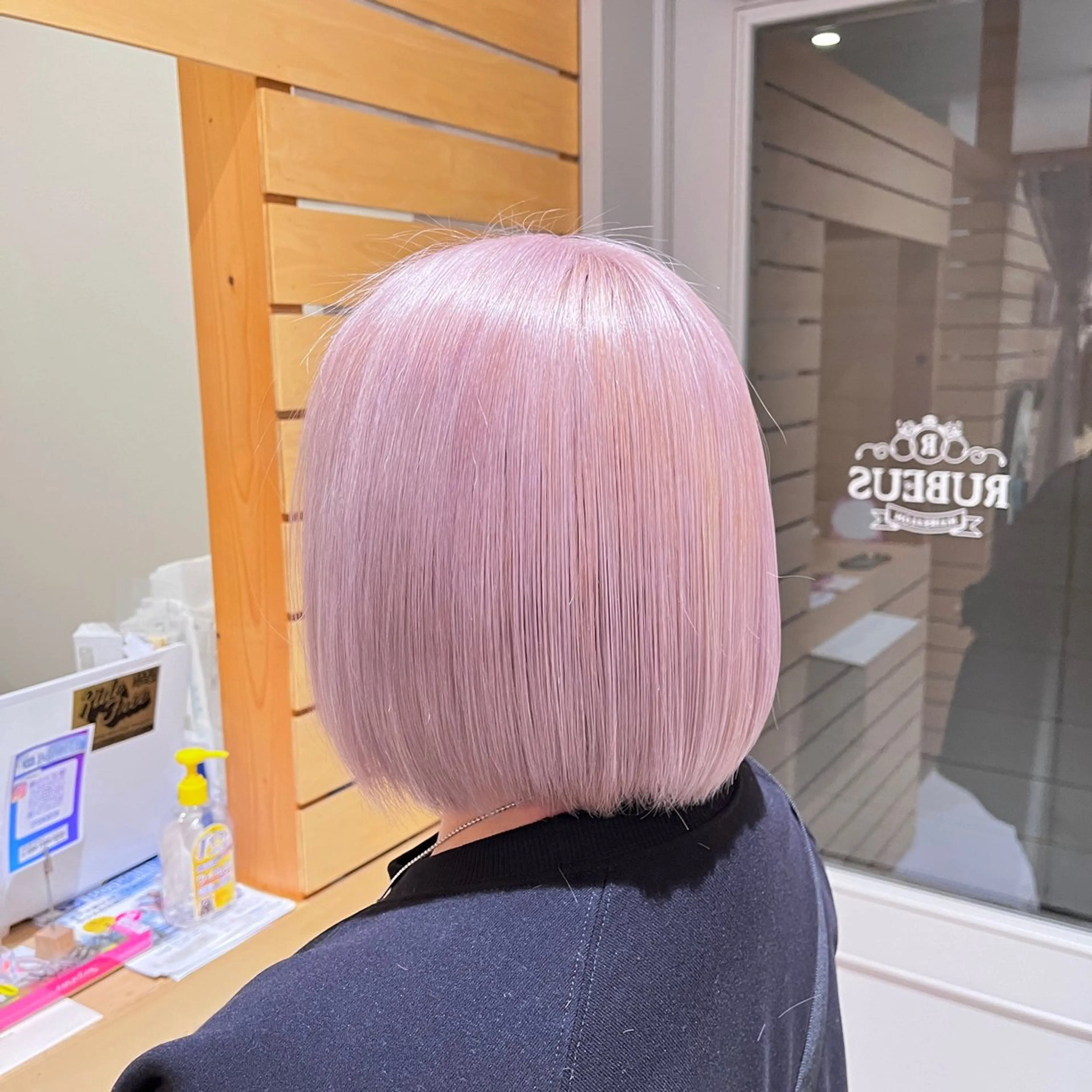 ショート カラー ブリーチ RUBEUS【ルベウス】所属・✨艶々カラー🎨 杉本賢人のヘアスタイル