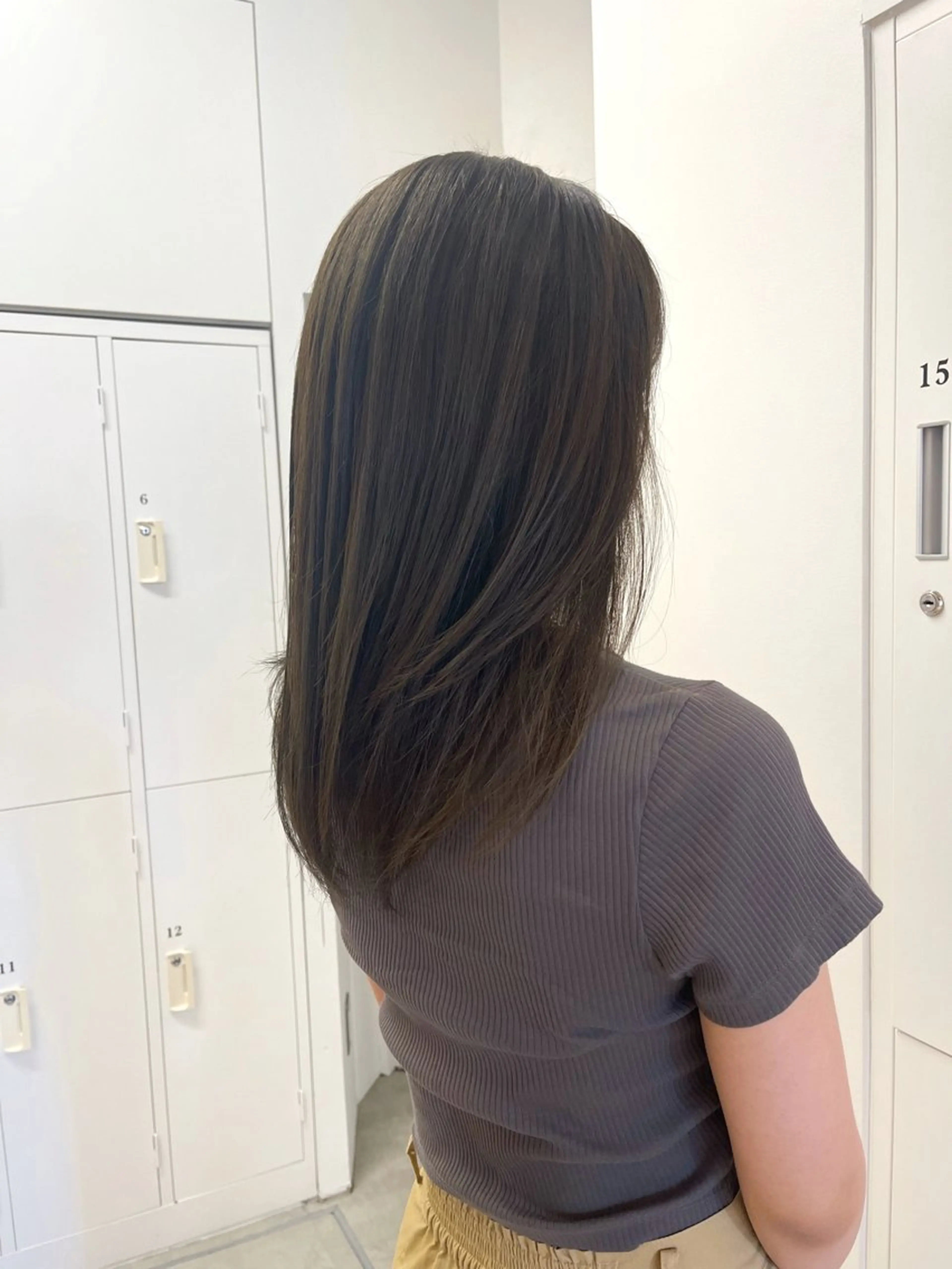 セミロング カラー ブラウンカラー 透明感カラー 池田 未瑠のヘアスタイル