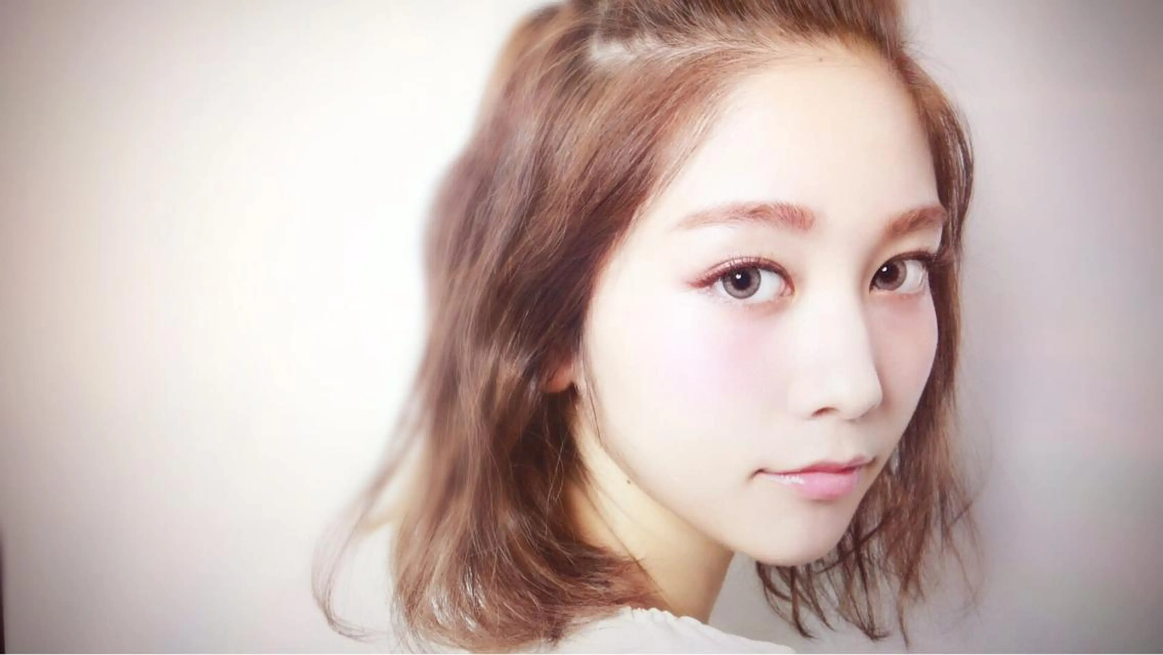 マツエク・マツパ カラーマツエク Aya Pilinaの眉毛・アイブロウイメージ