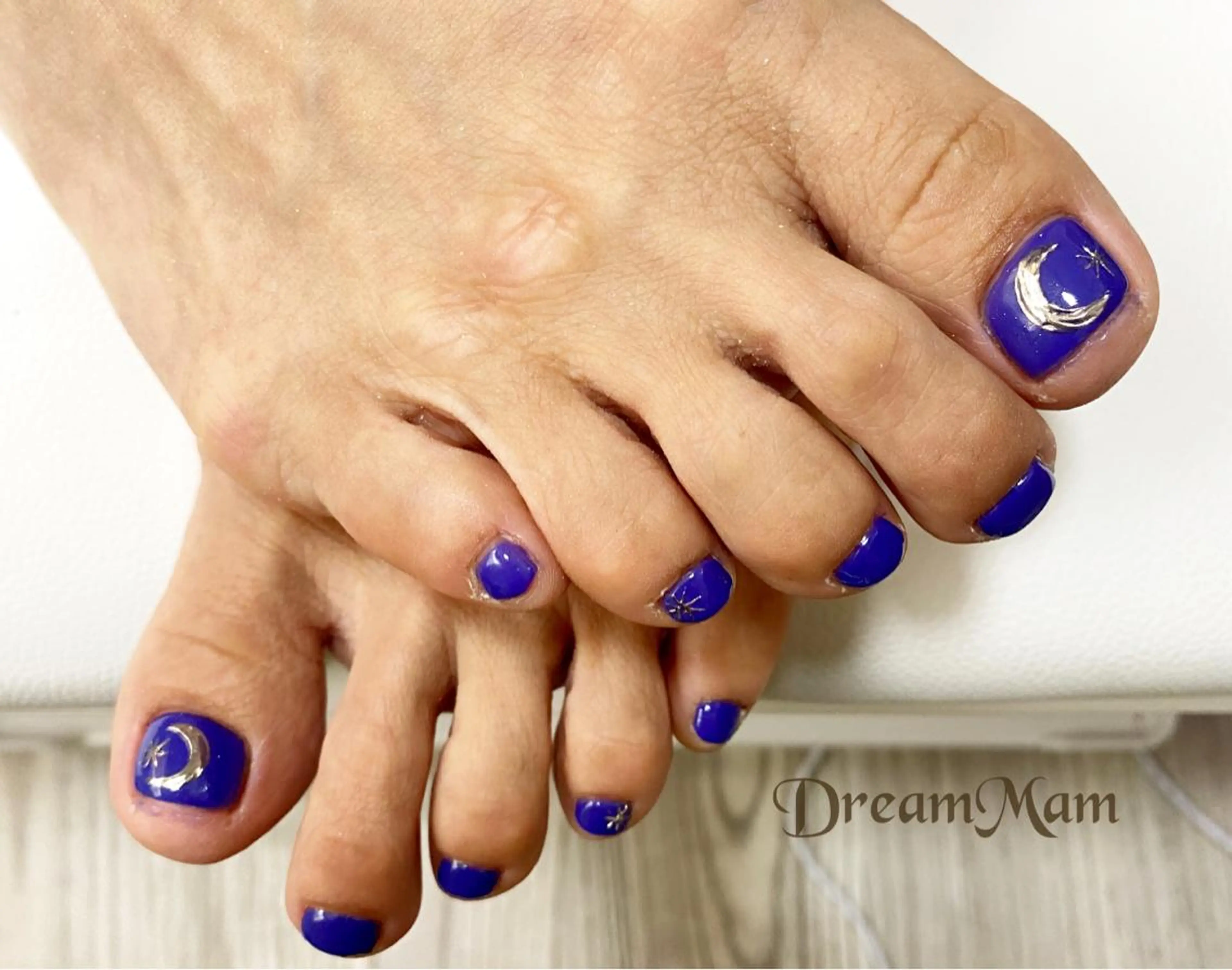 ネイル フットネイル フレンチネイル ジェルネイル キラキラネイル 韓国ネイル フットネイル Nail Salon Dream Mamのネイルデザイン