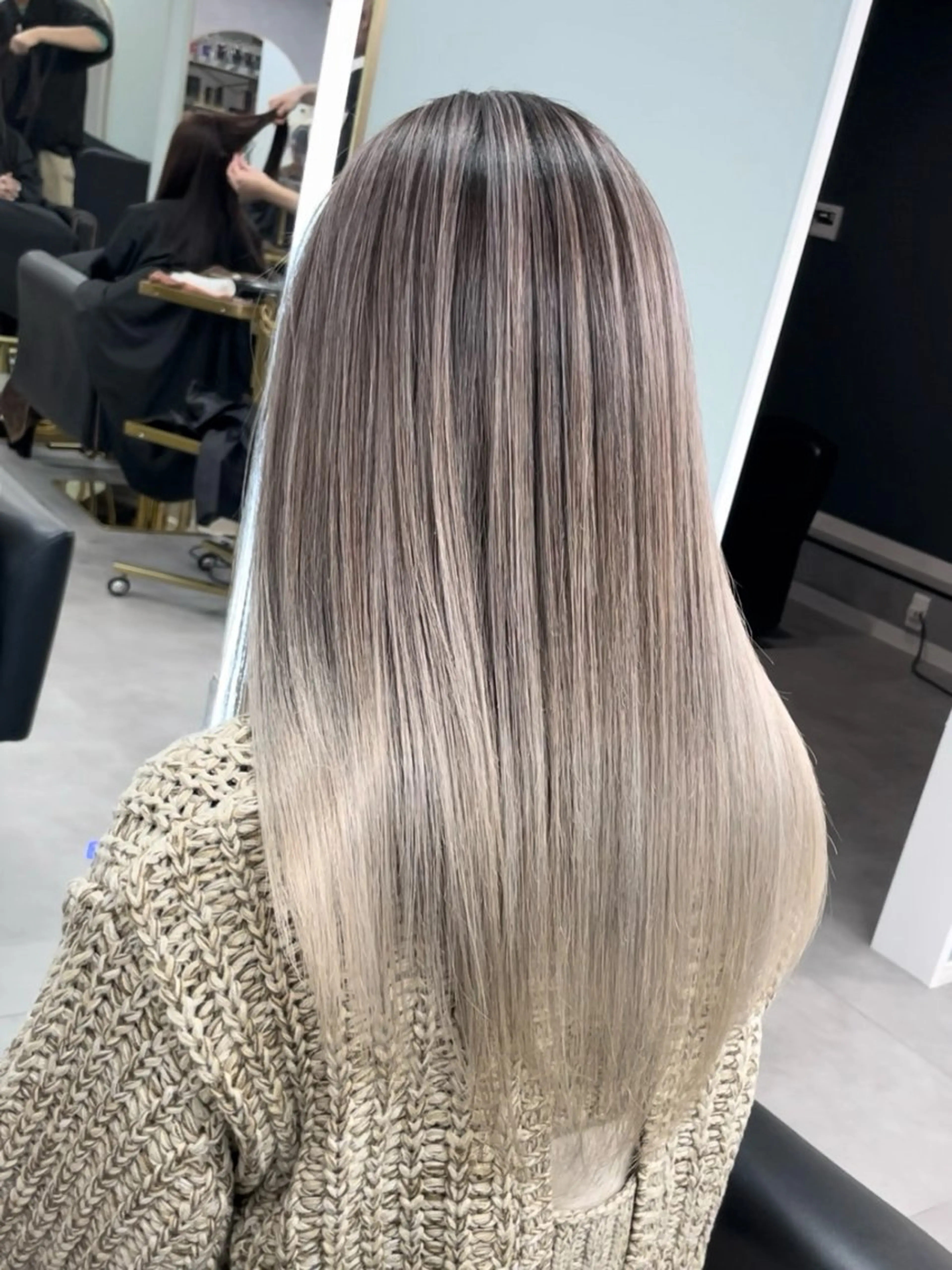 セミロング senjyu GINZA所属・バレイヤージュ/ハイ ライト/庄司鉄平のヘアスタイル