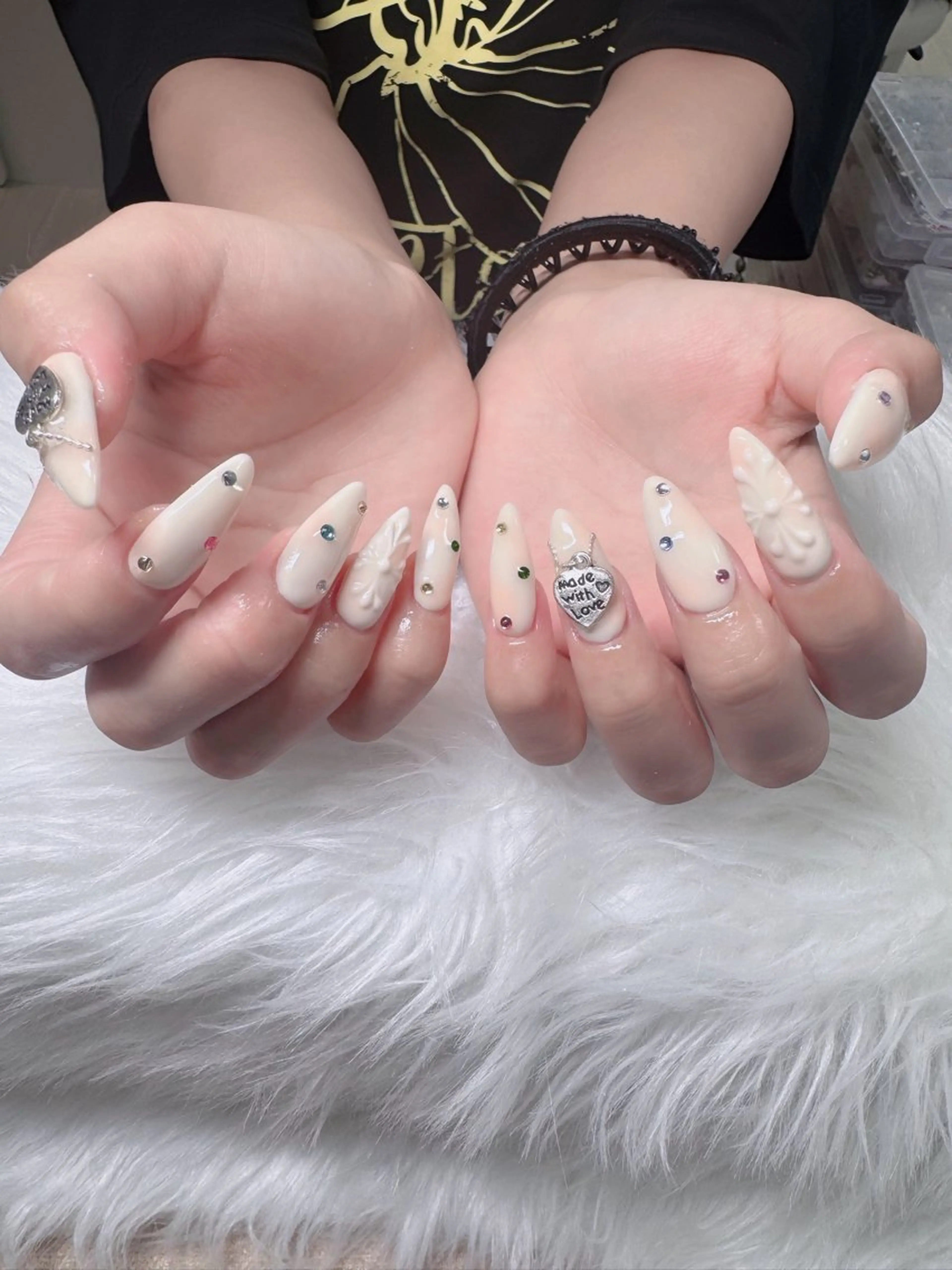 ネイル フレンチネイル ジェルネイル ハロウィン キラキラネイル 韓国ネイル H.baby Nail Salonのネイルデザイン