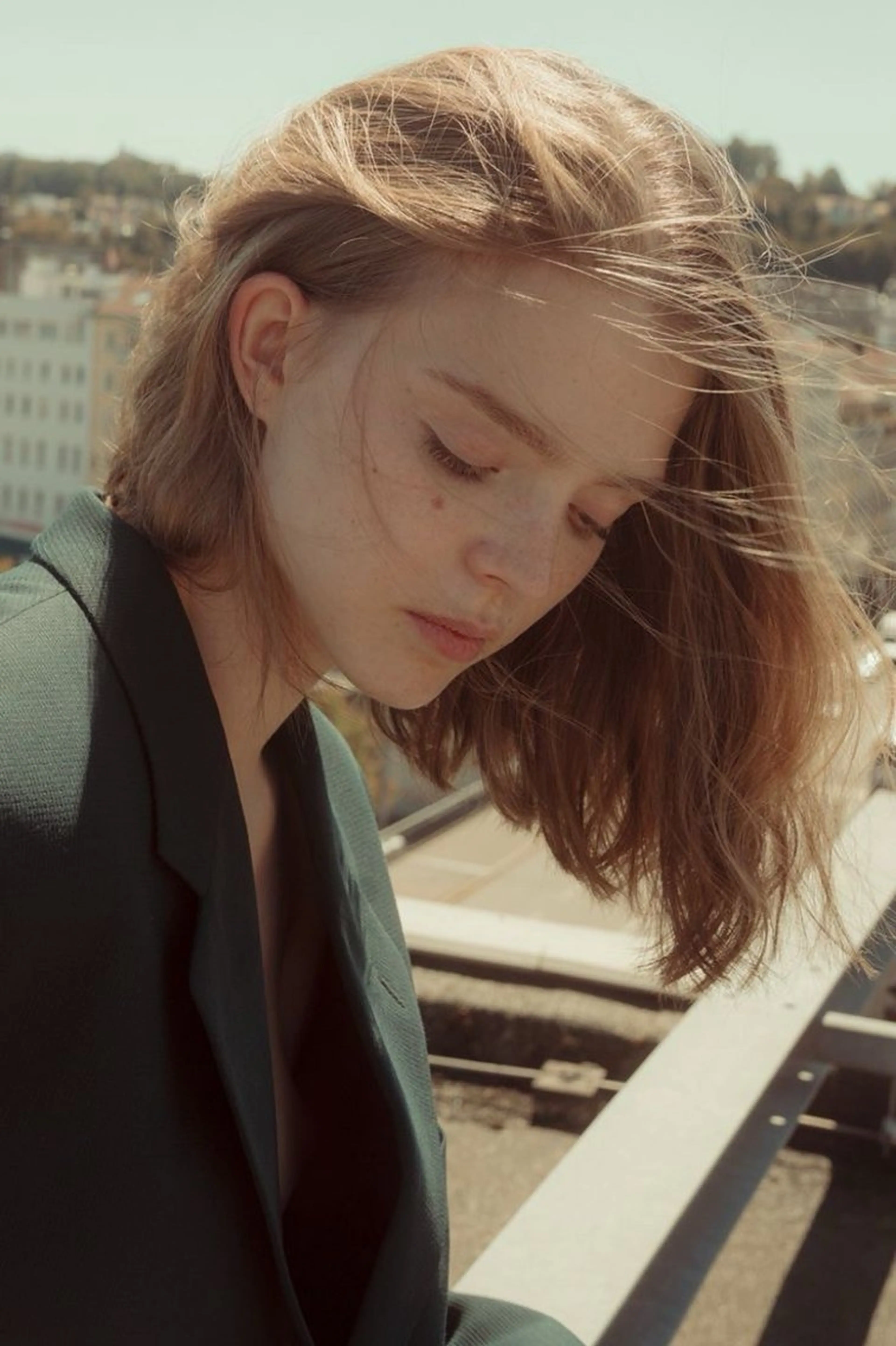 ミディアム カラー ブリーチ atelier doux dimanche（アトリエ・ドゥー・ディマンシュ）所属・Fukamiレイヤー 透明感カラーのヘアスタイル