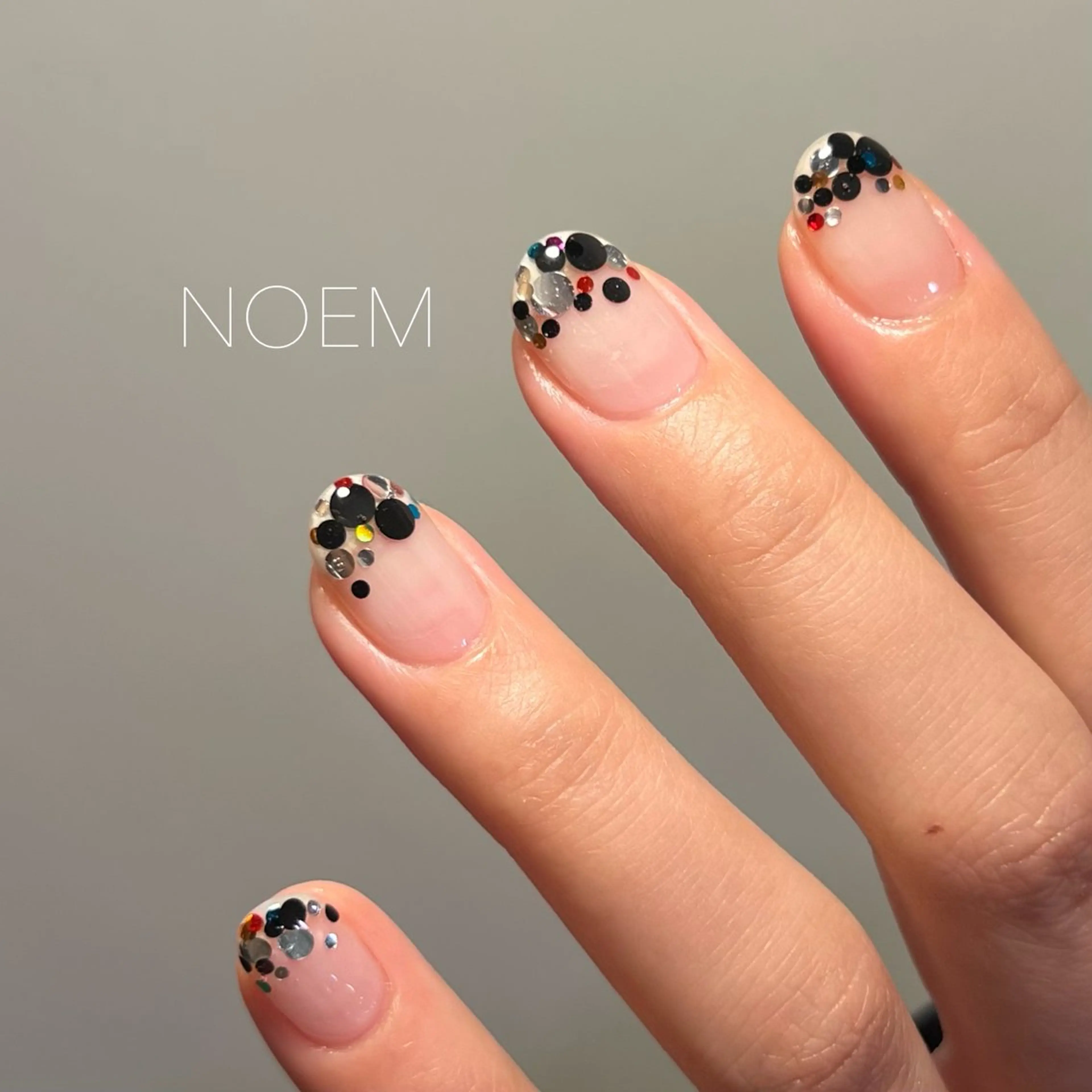 ネイル アートネイル フレンチネイル ホログラムネイル YUKARI NOEMのネイルデザイン
