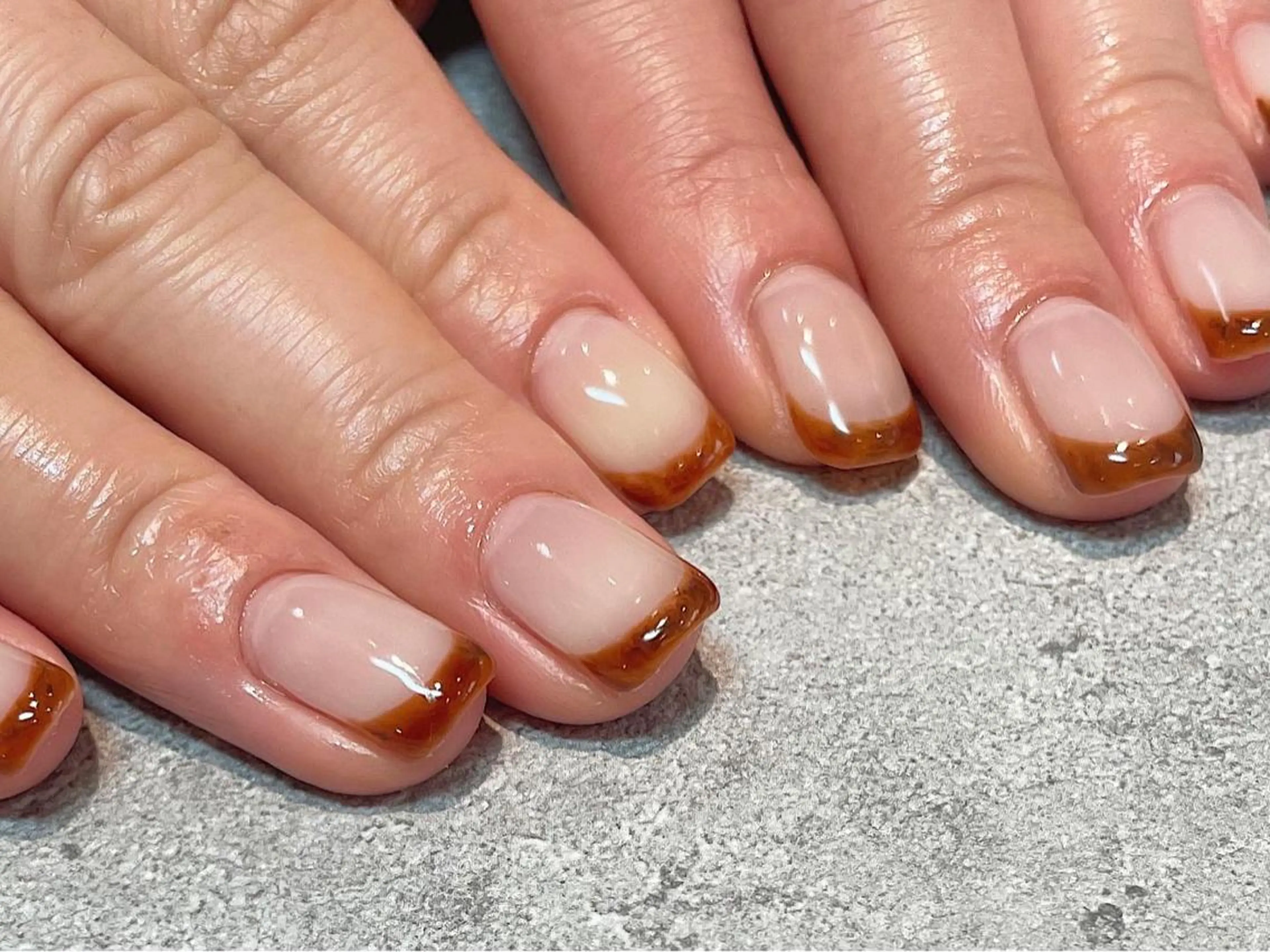 ネイル べっ甲ネイル フレンチネイル ハンドネイル LUKE所属・もとまつ さちこのネイルデザイン