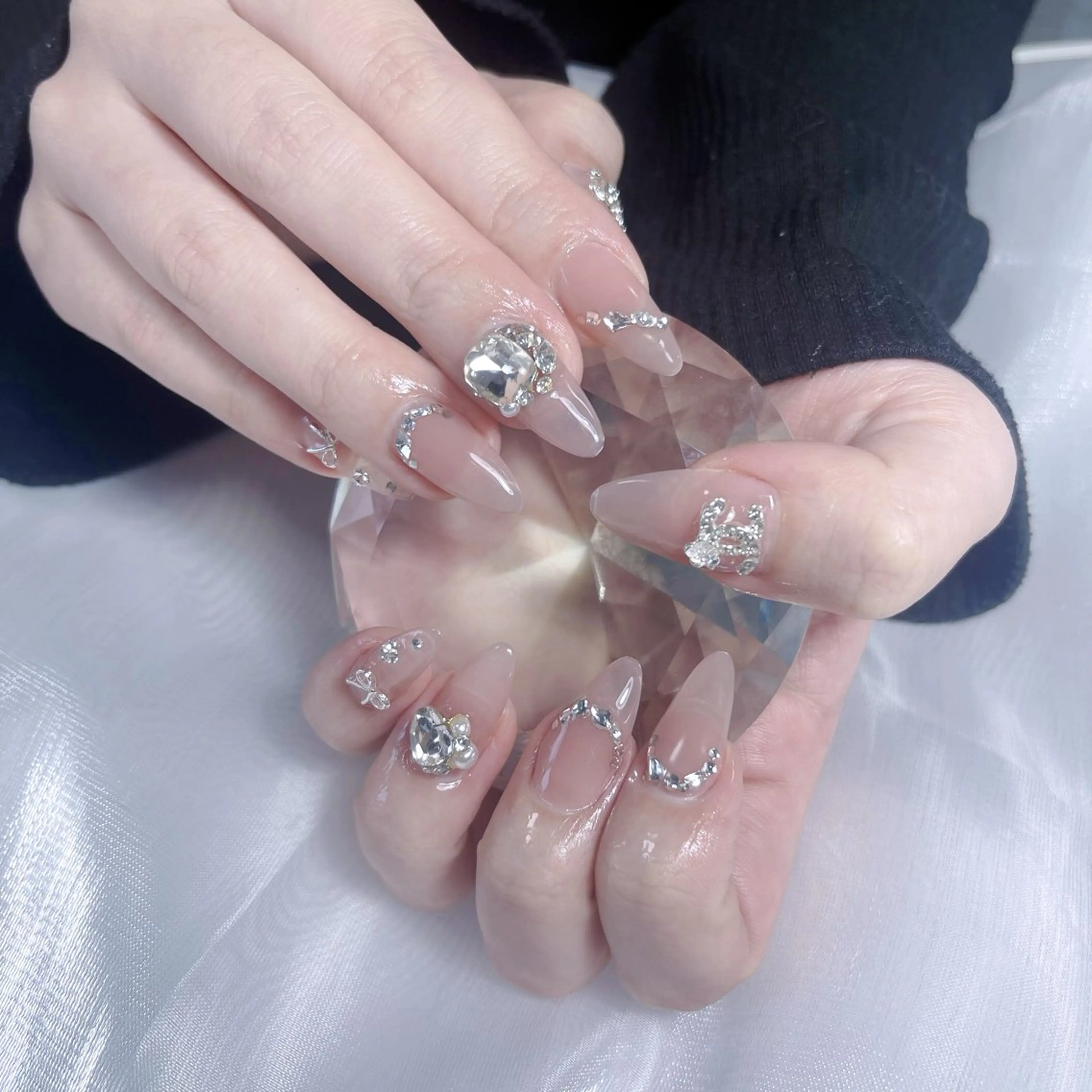 ネイル オーロラネイル クリアネイル フラッシュネイル ジェルネイル グラデーション ハンドネイル Amee Nailsalonのネイルデザイン