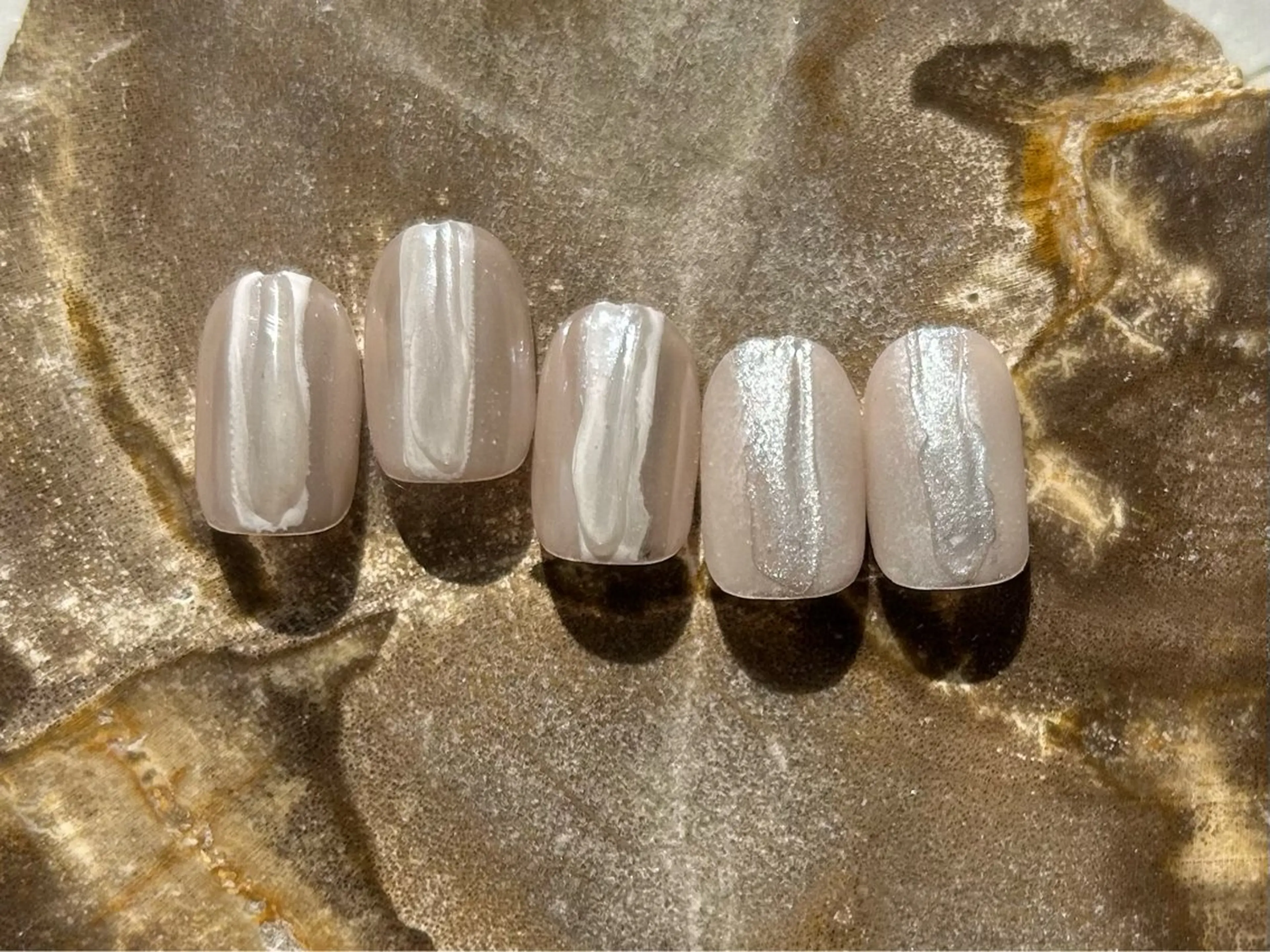 ネイル アートネイル フットネイル マグネットネイル ニュアンスネイル ハンドネイル アトリエ １０３のネイルデザイン