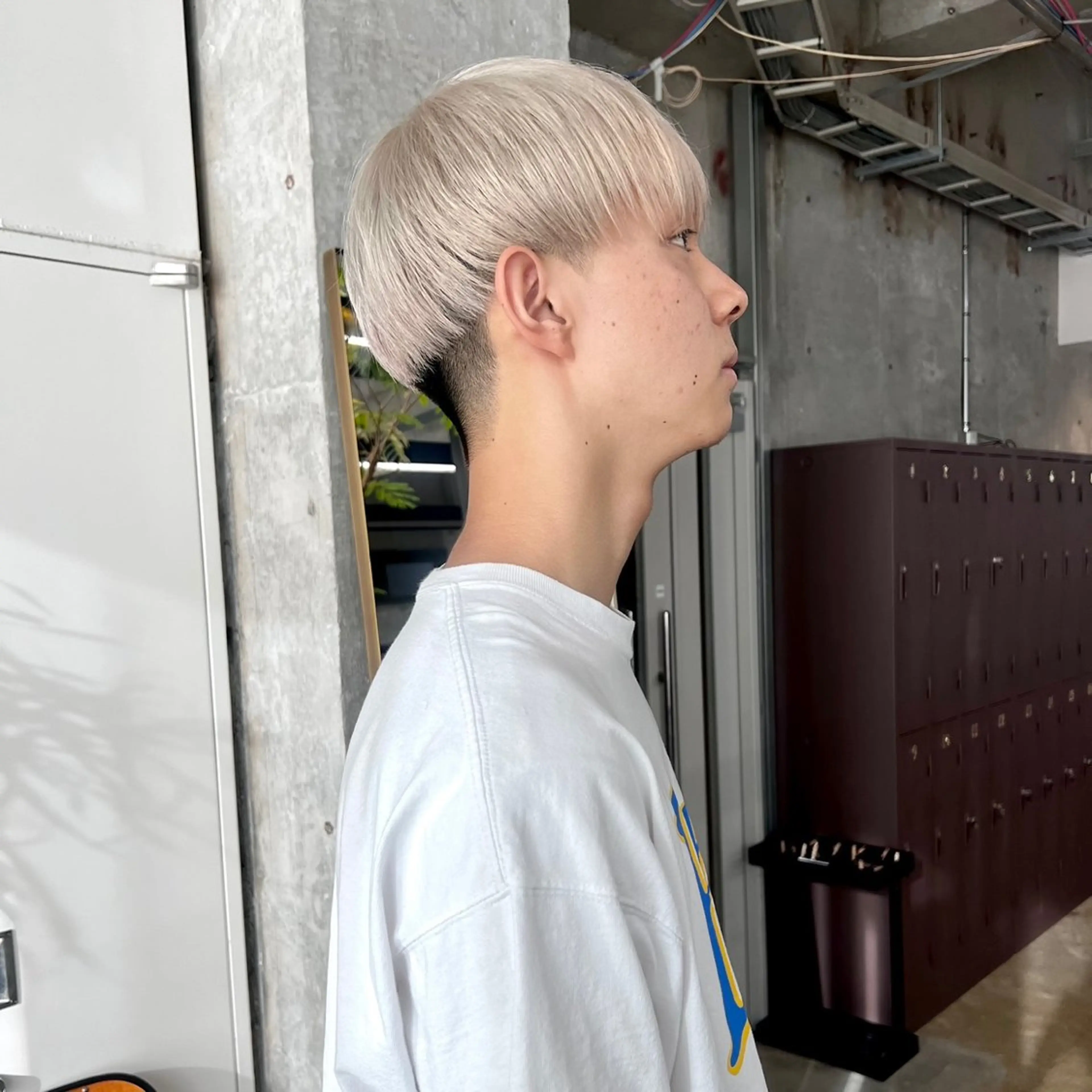 ショート カラー メンズ マッシュ ブロンド ホワイトブロンド カット ヘアカラー 韓国ヘア /男女❄️ 細江 美紅のヘアスタイル