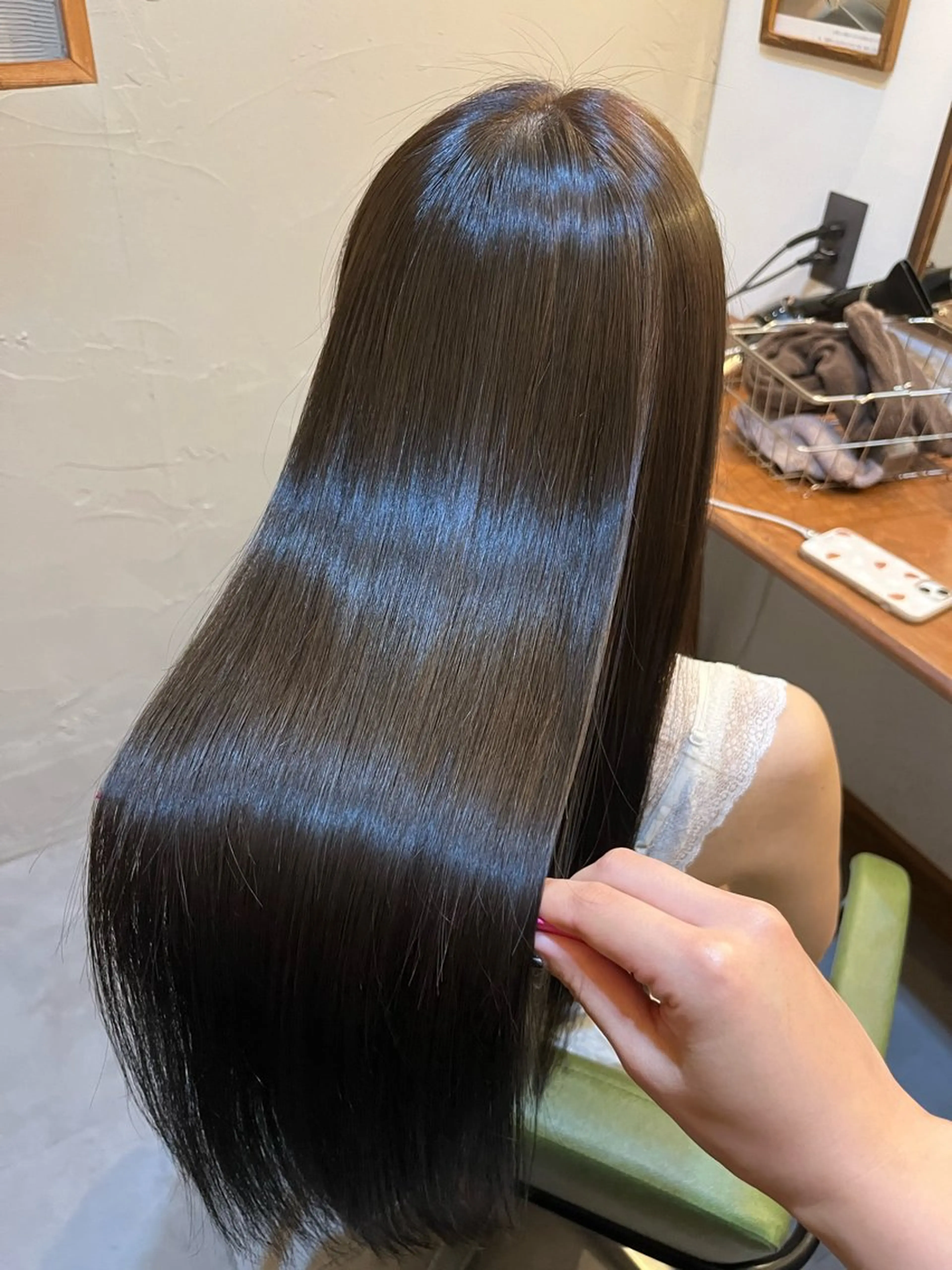 ロング 縮毛矯正 酸性ストレート mirish枚方店所属・Mirish 枚方のヘアスタイル