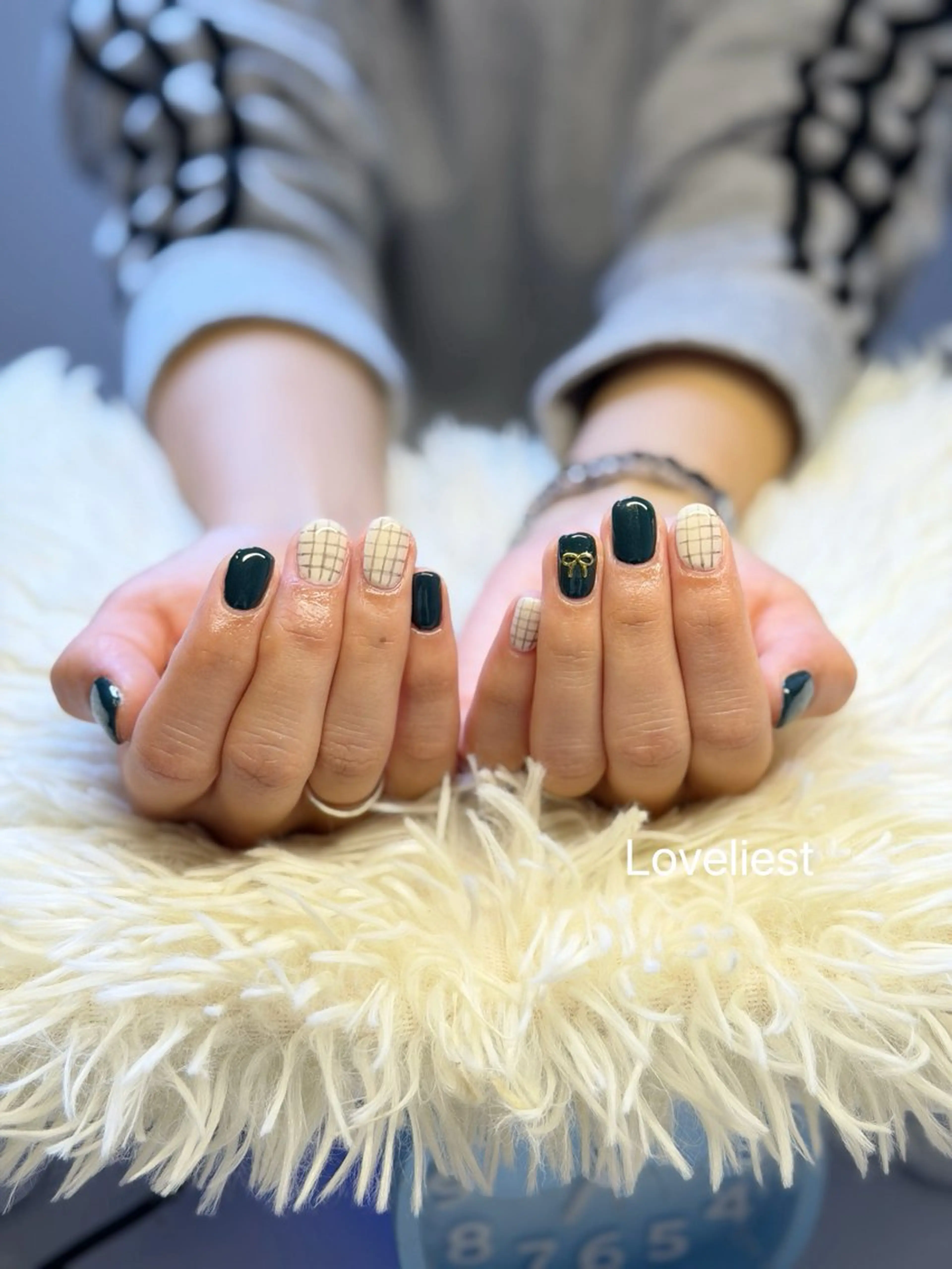 ネイル ハンドネイル 須藤 紗彩の眉毛・アイブロウイメージ