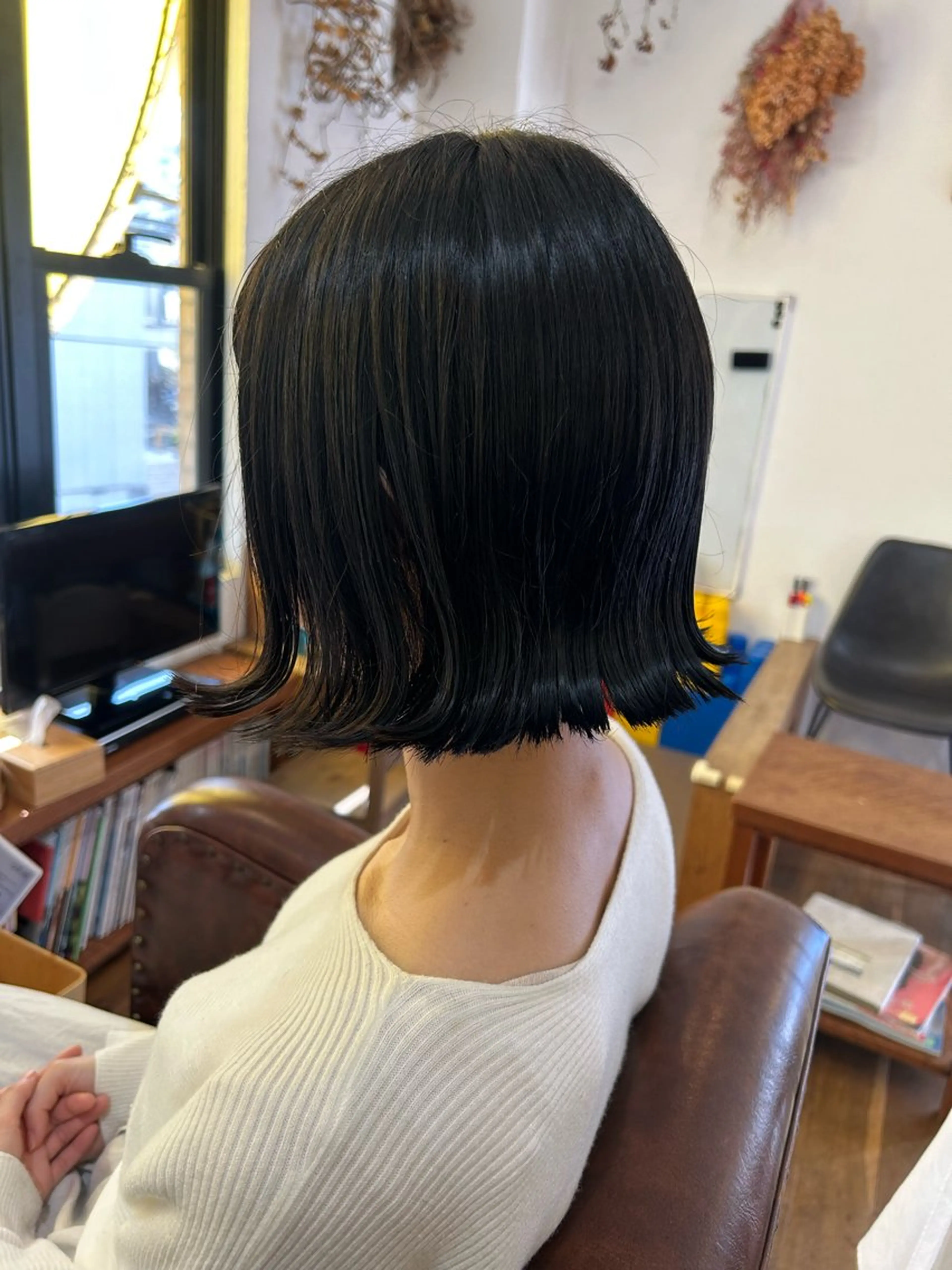 ミディアム 切りっぱなしボブ ボブ 渡邊 碧里のヘアスタイル