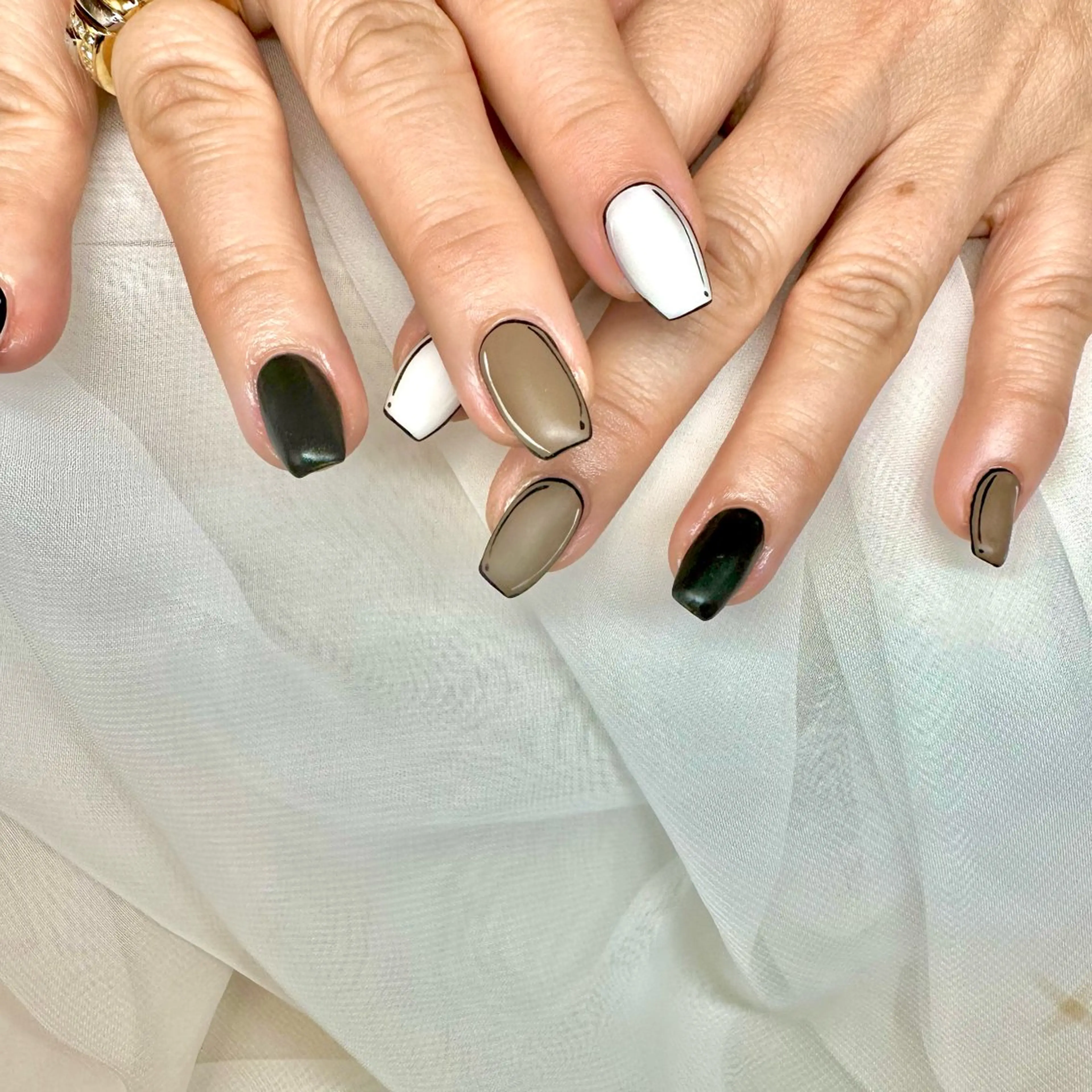 ネイル ハンドネイル フットネイル GéRanium Harukaのネイルデザイン