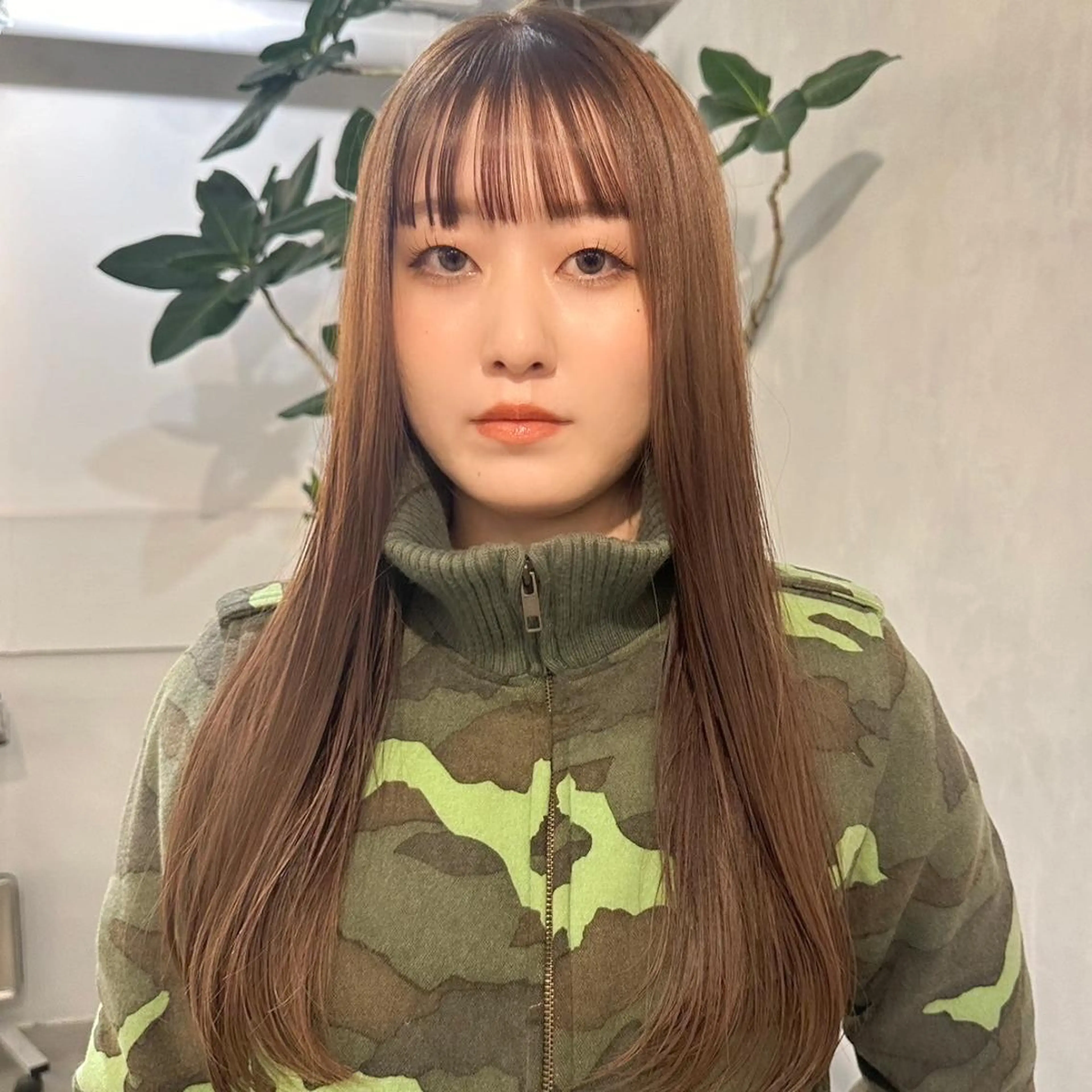 ロング カラー ベージュカラー オリーブベージュ MOE 🌙新宿三丁目のヘアスタイル