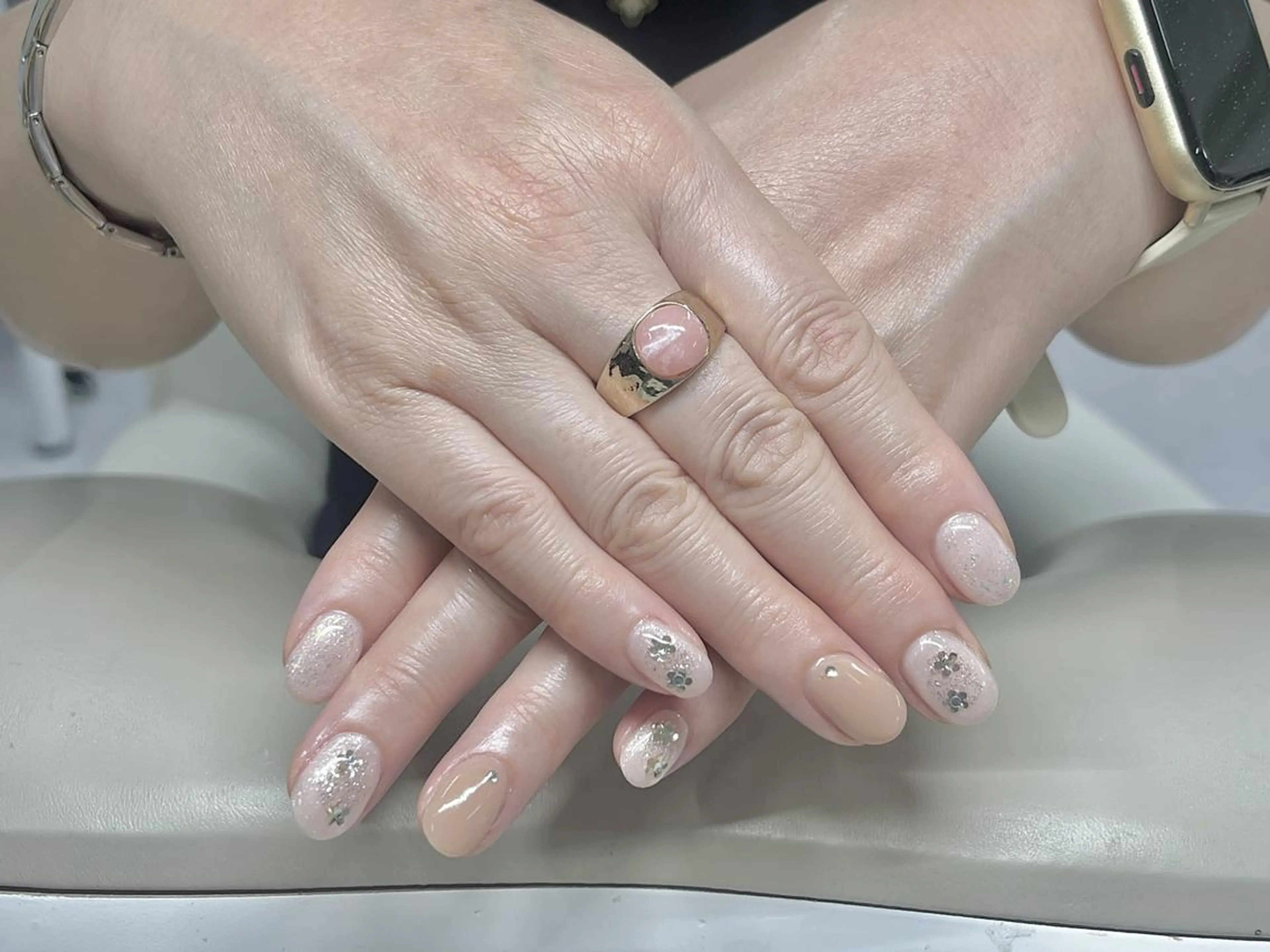 ネイル 長さ出し ジェルネイル 韓国ネイル ラメ(グリッター) ラメグラデーション ダイ ゲンゲンのネイルデザイン