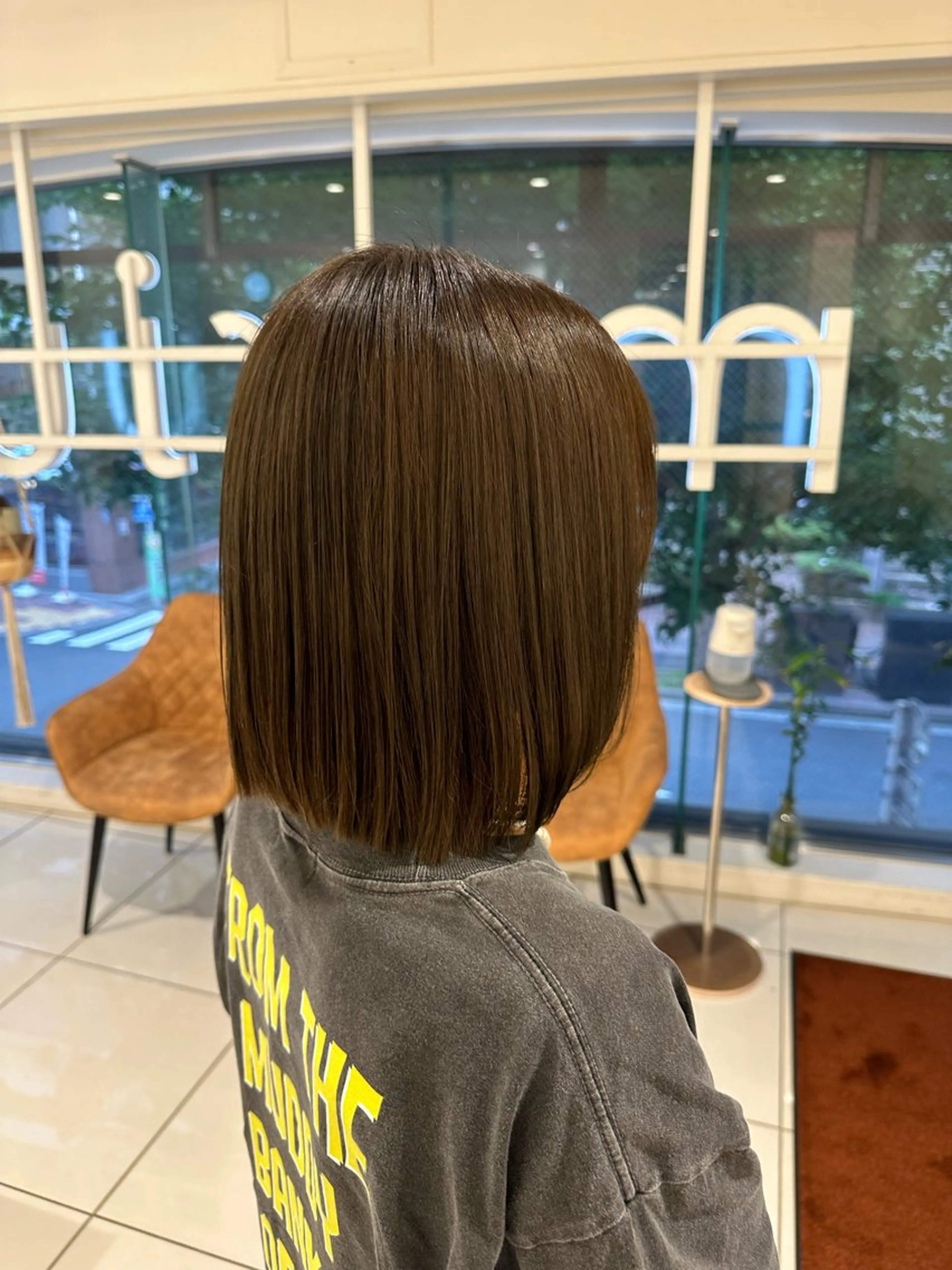 ミディアム カラー ヘアアレンジ タイトボブ個性派カラ ーAKANEのヘアスタイル