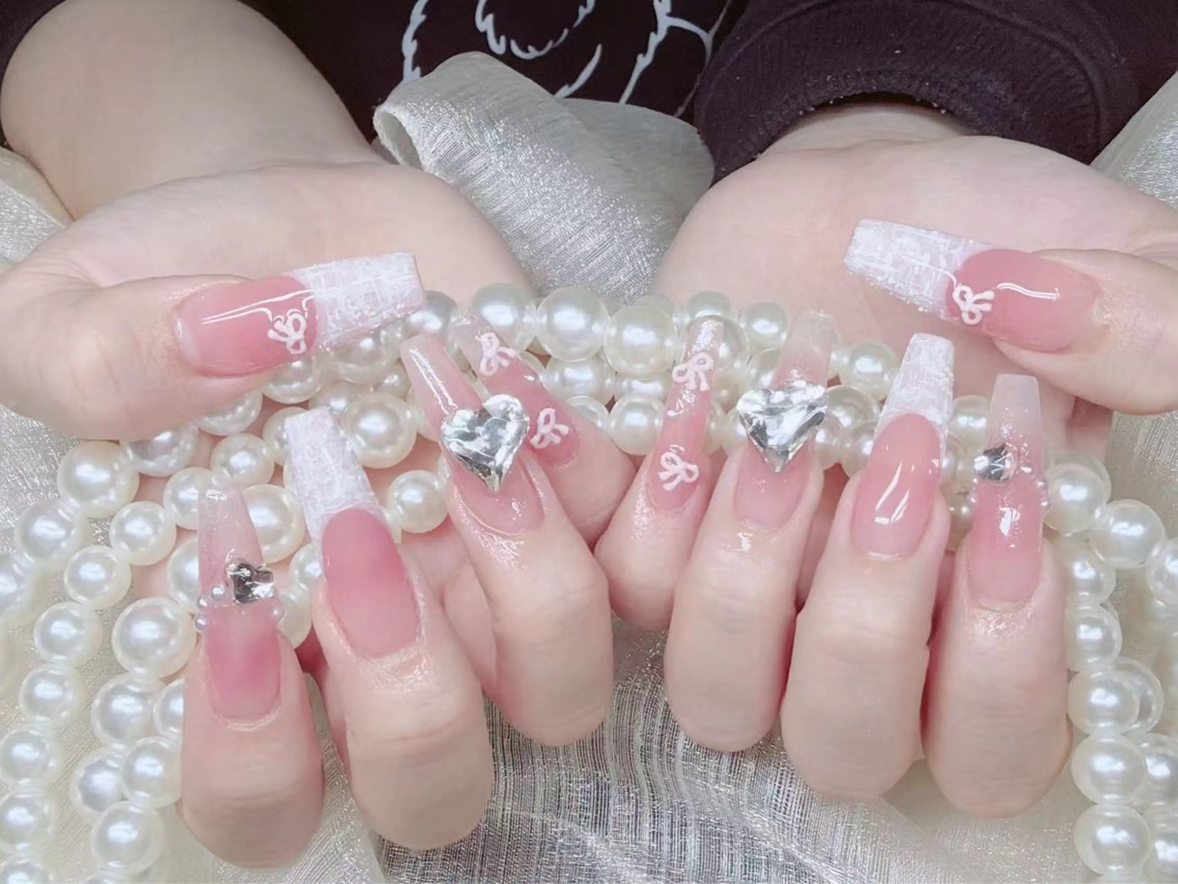 ネイル オーロラネイル 長さ出し フレンチネイル ガーリー キラキラネイル RIn 🎀のネイルデザイン