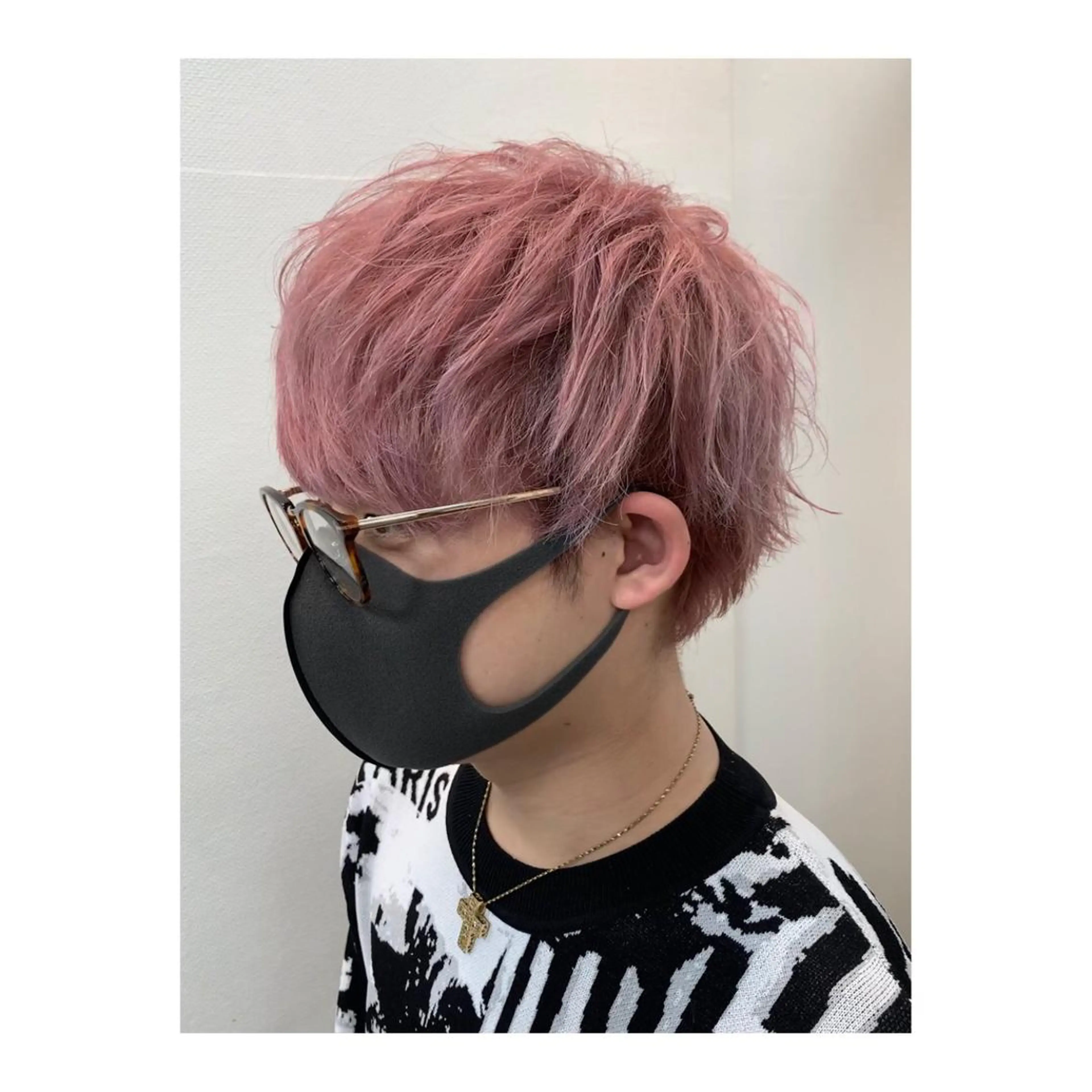 ショート カラー メンズ メンズブリーチ ブリーチ ケアブリーチ ピンクカラー 白髪ぼかし脱白髪染め 大塚綾のヘアスタイル