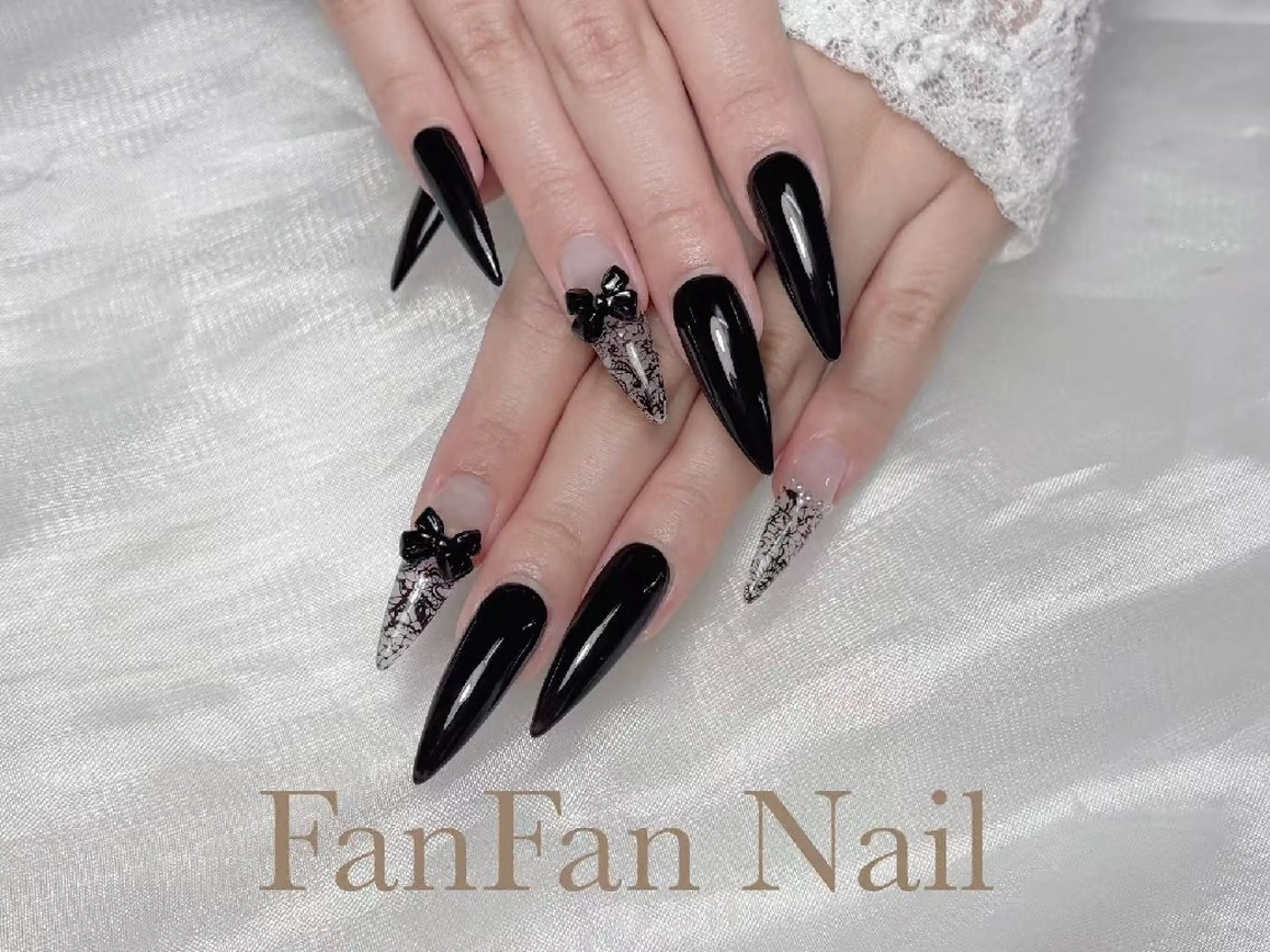 ネイル アートネイル オーロラネイル ガーリー キラキラネイル 韓国ネイル Fanfan  長さ出し専門のネイルデザイン