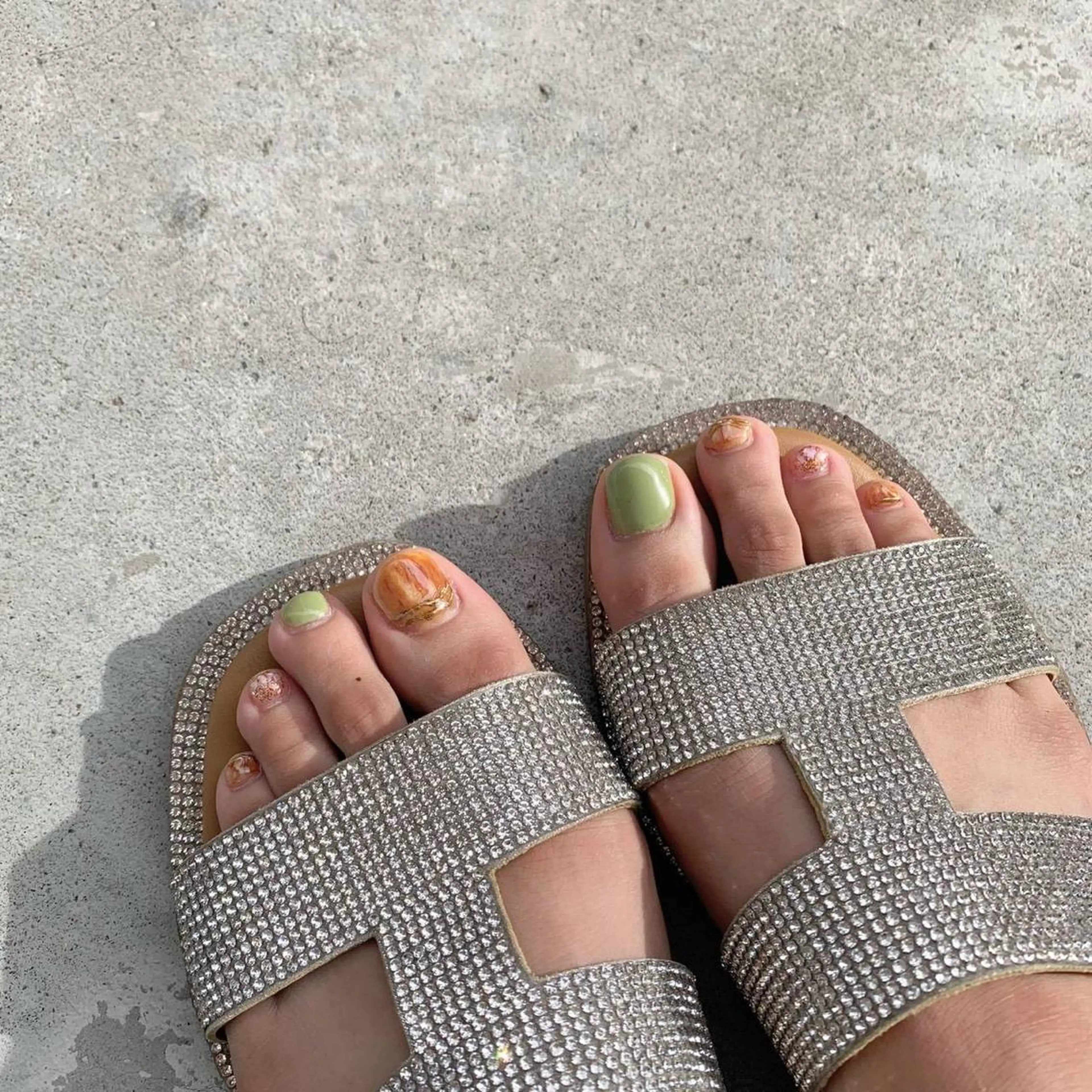 ネイル ピスタチオネイル マジョリカ ブルーのネイルデザイン