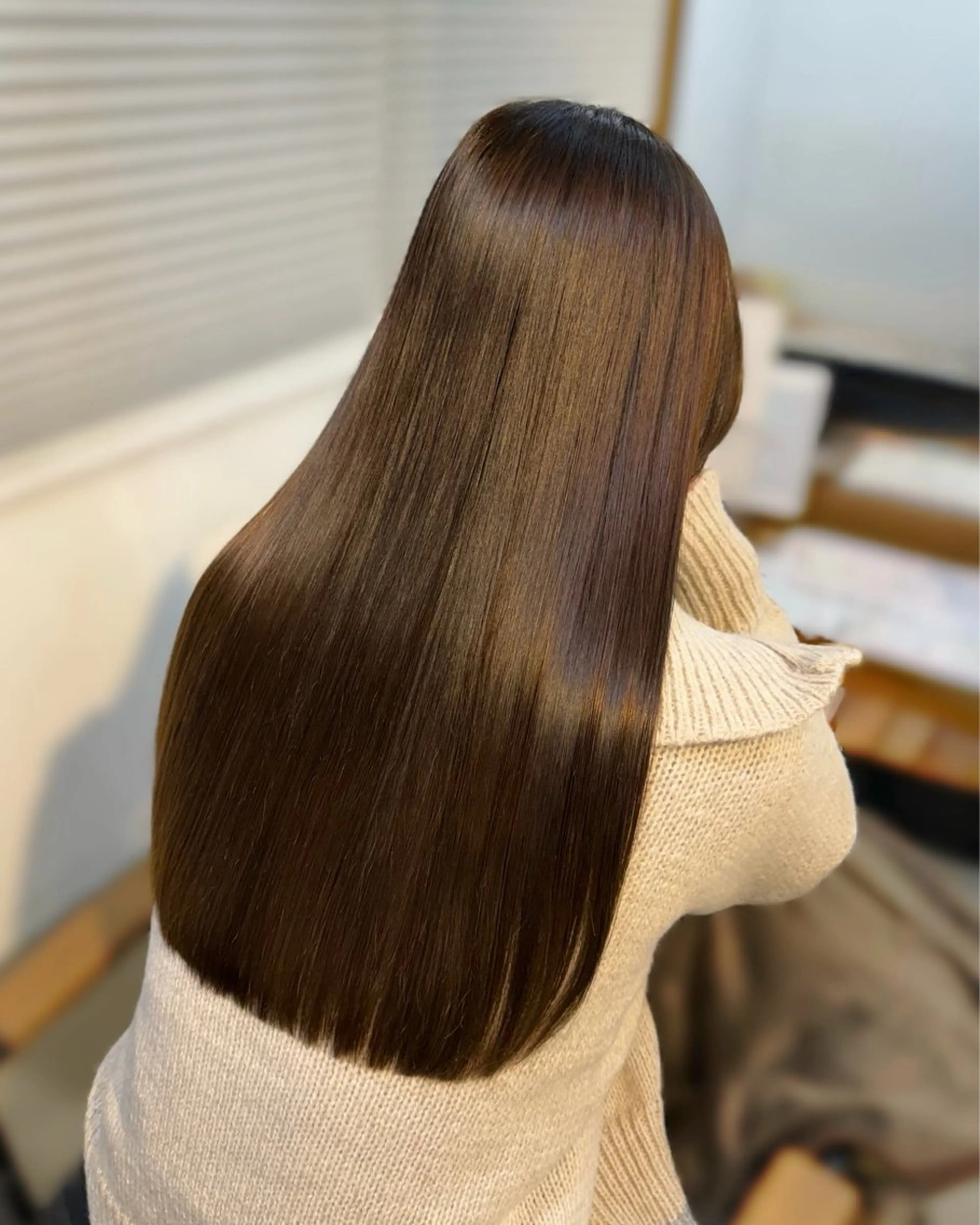 毛先カット＋顔周りカット（シャンプー・ブロー込）の写真