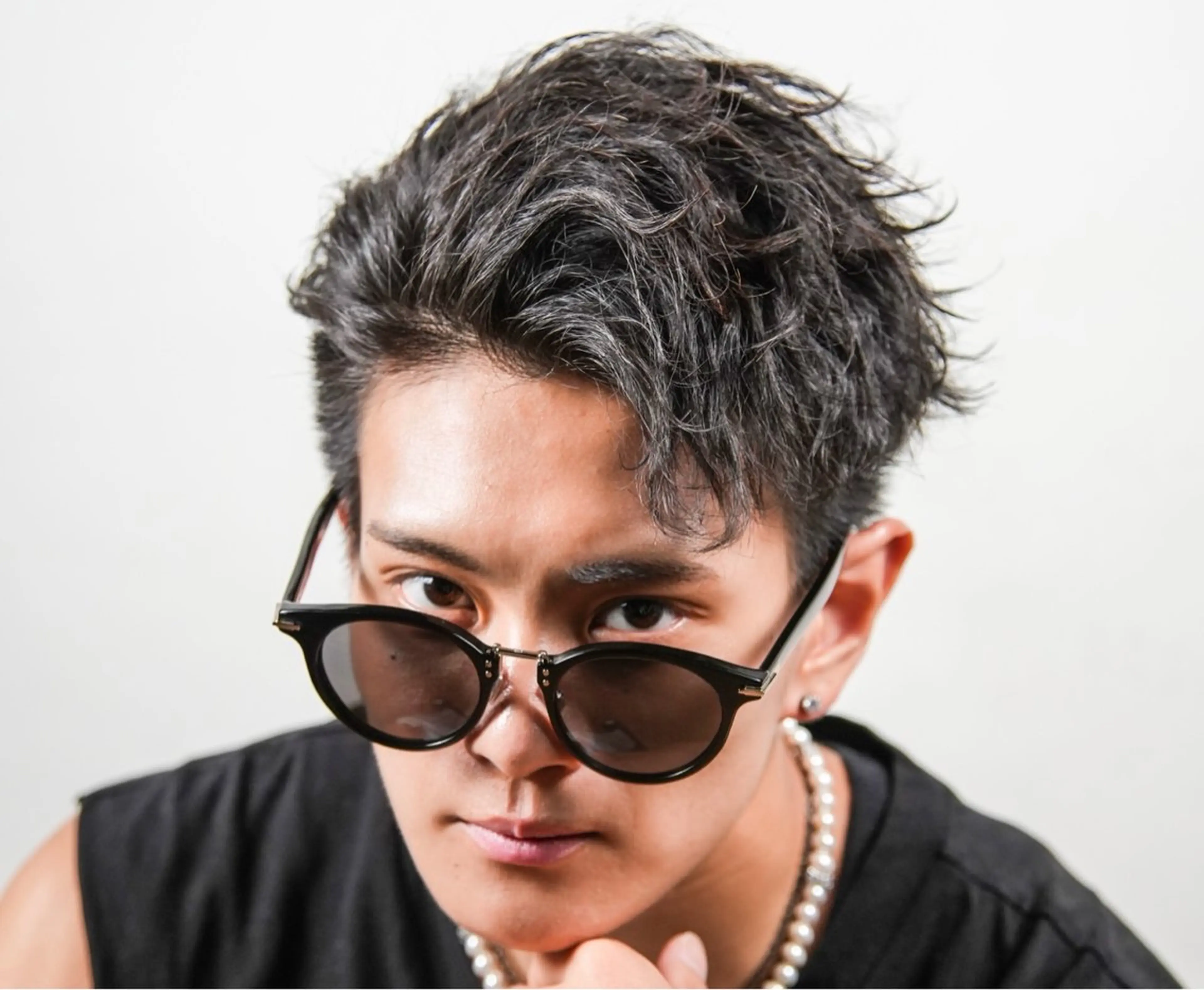 ショート パーマ メンズ カット パーマ ヘッドスパ ヘアセット メンズフェザー毛流れ パーマASHU渋谷のヘアスタイル