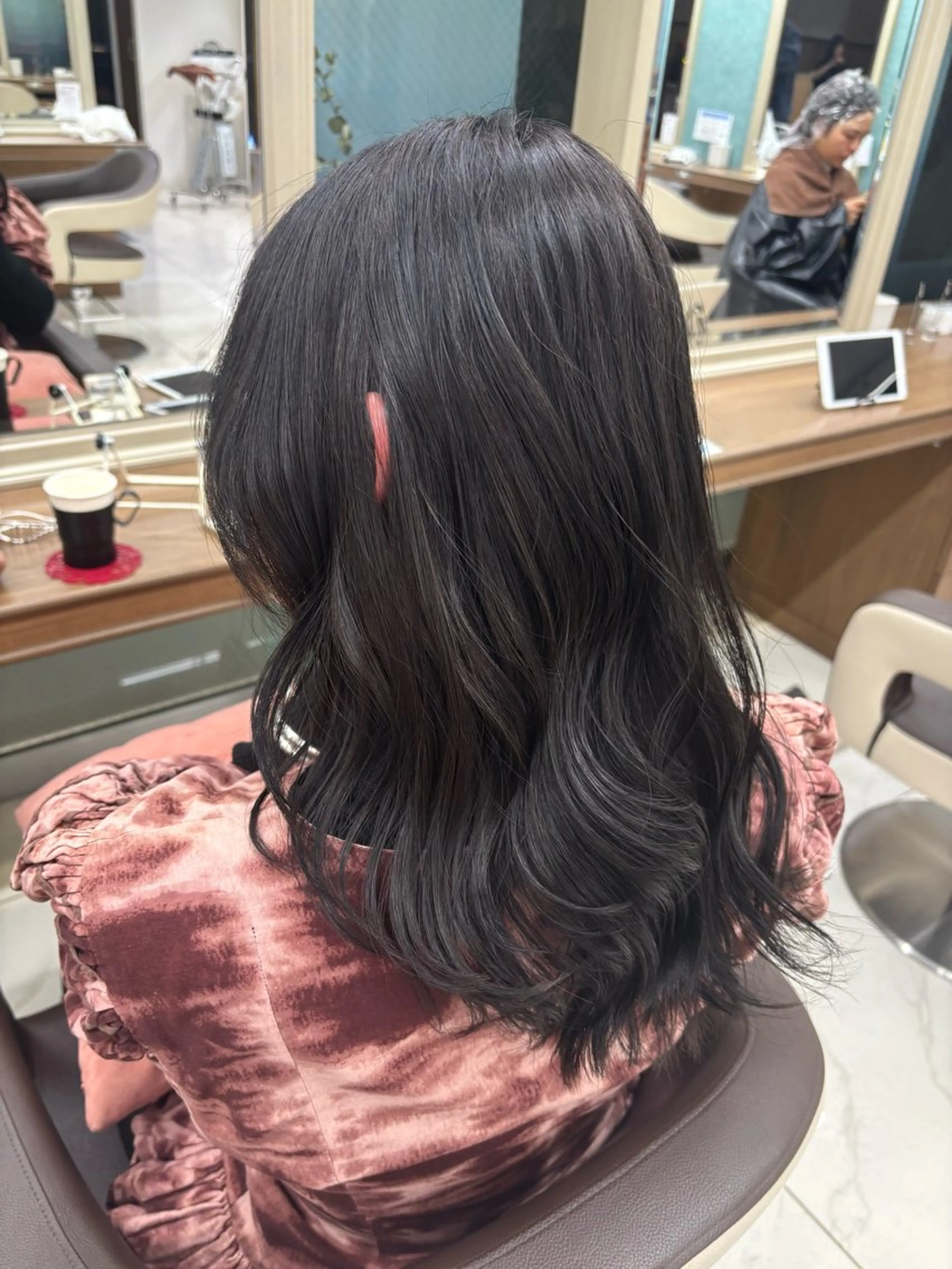 セミロング カラー 透明感カラー グレージュ カット ヘアカラー トリートメント 長妻莉央/縮毛矯正 髪質改善カラーのヘアスタイル