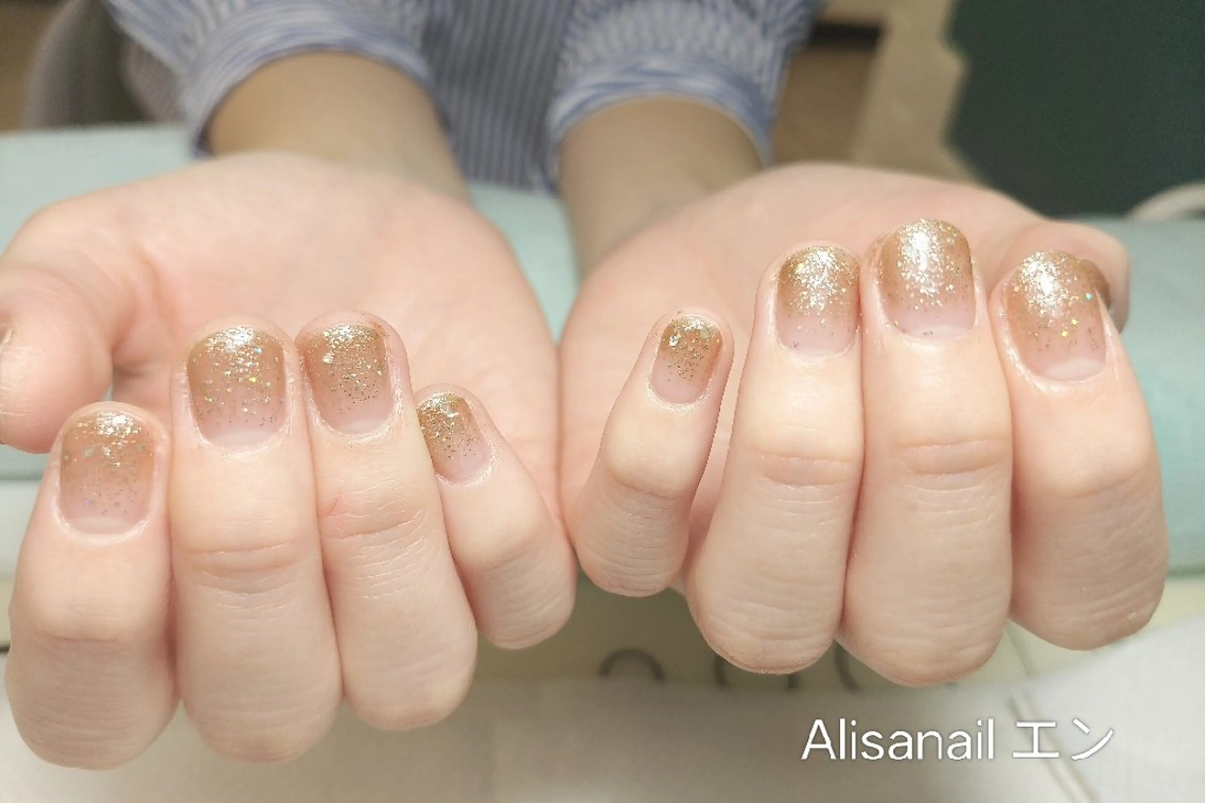 ネイル グラデーション ラメ(グリッター) ラメグラデーション ハンドネイル エ ンのネイルデザイン