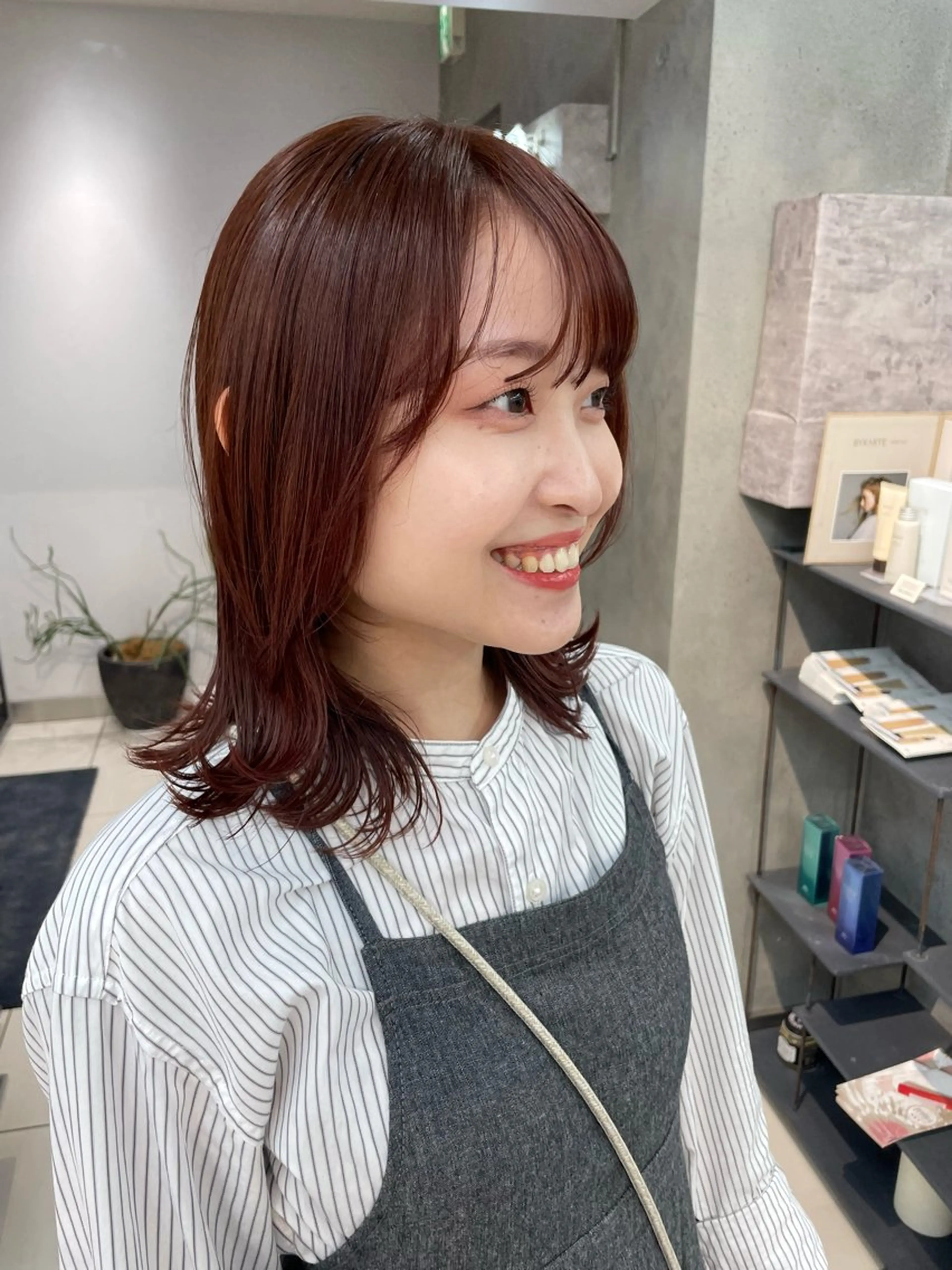 ミディアム カラー ヘアアレンジ ボブ/透明感ベージュ 🫧クルミ🌟のヘアスタイル