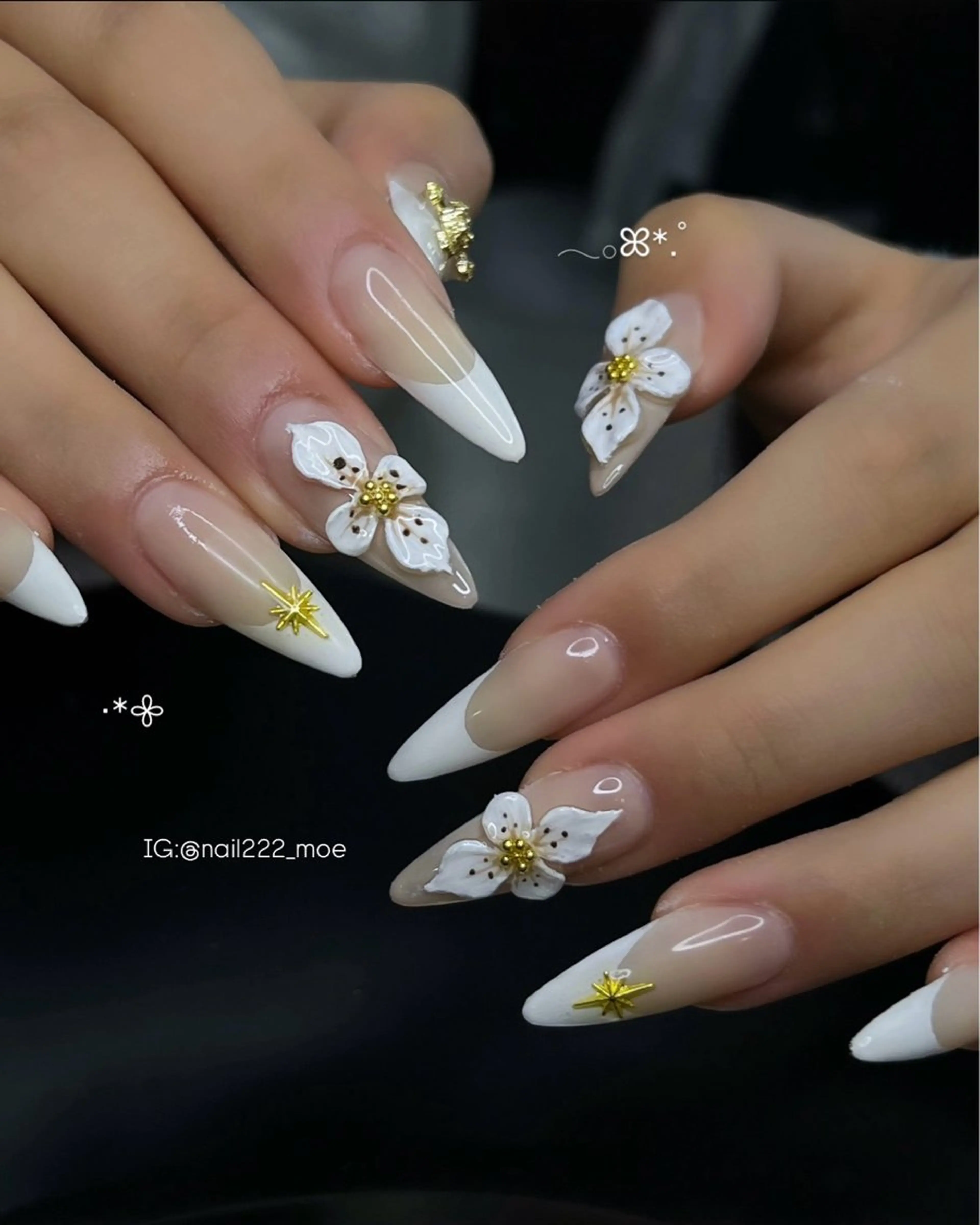 ネイル ワンホンネイル ハンドネイル ⟡.*222⋰˚☆ MöEのネイルデザイン