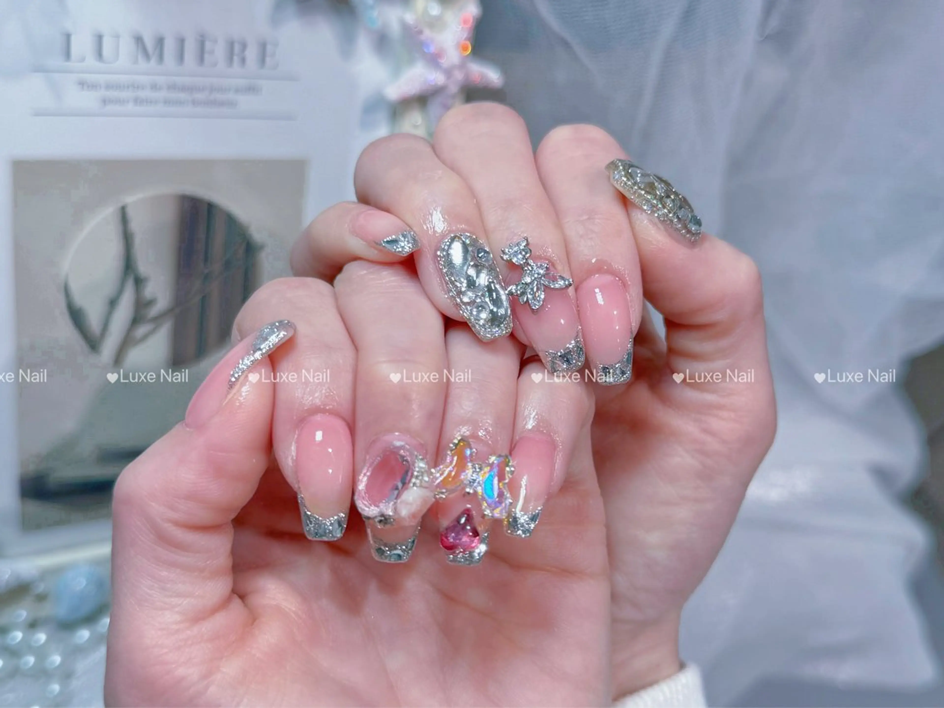 ネイル アートネイル オーロラネイル カジュアル クリアネイル 長さ出し ハンドネイル Luxe Nail Salonのネイルデザイン