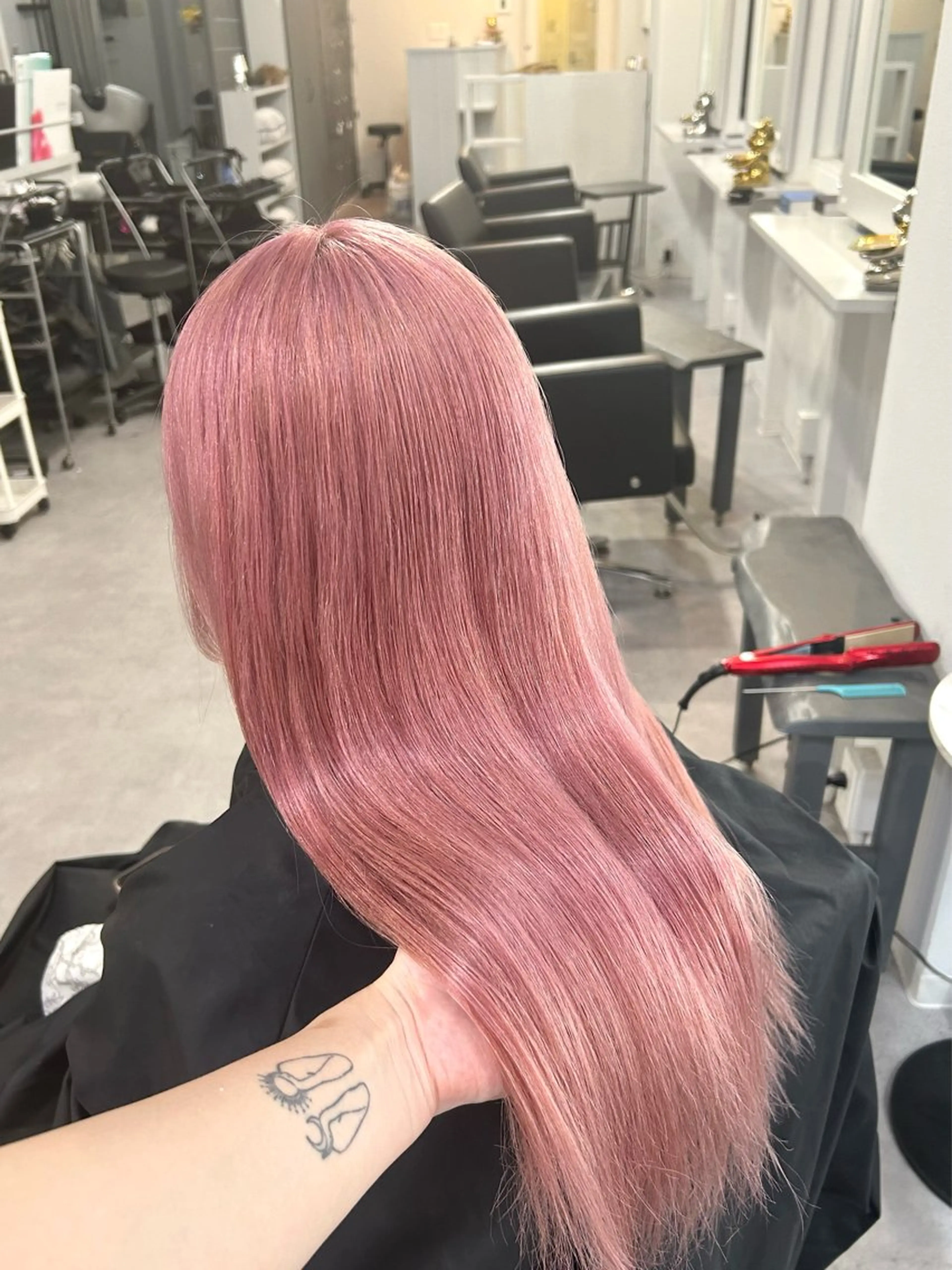 ロング カラー ブリーチ ケアブリーチ ピンクカラー Cielro【 シェイロ 】所属・Cielro/ダブル カラー/西田咲希のヘアスタイル