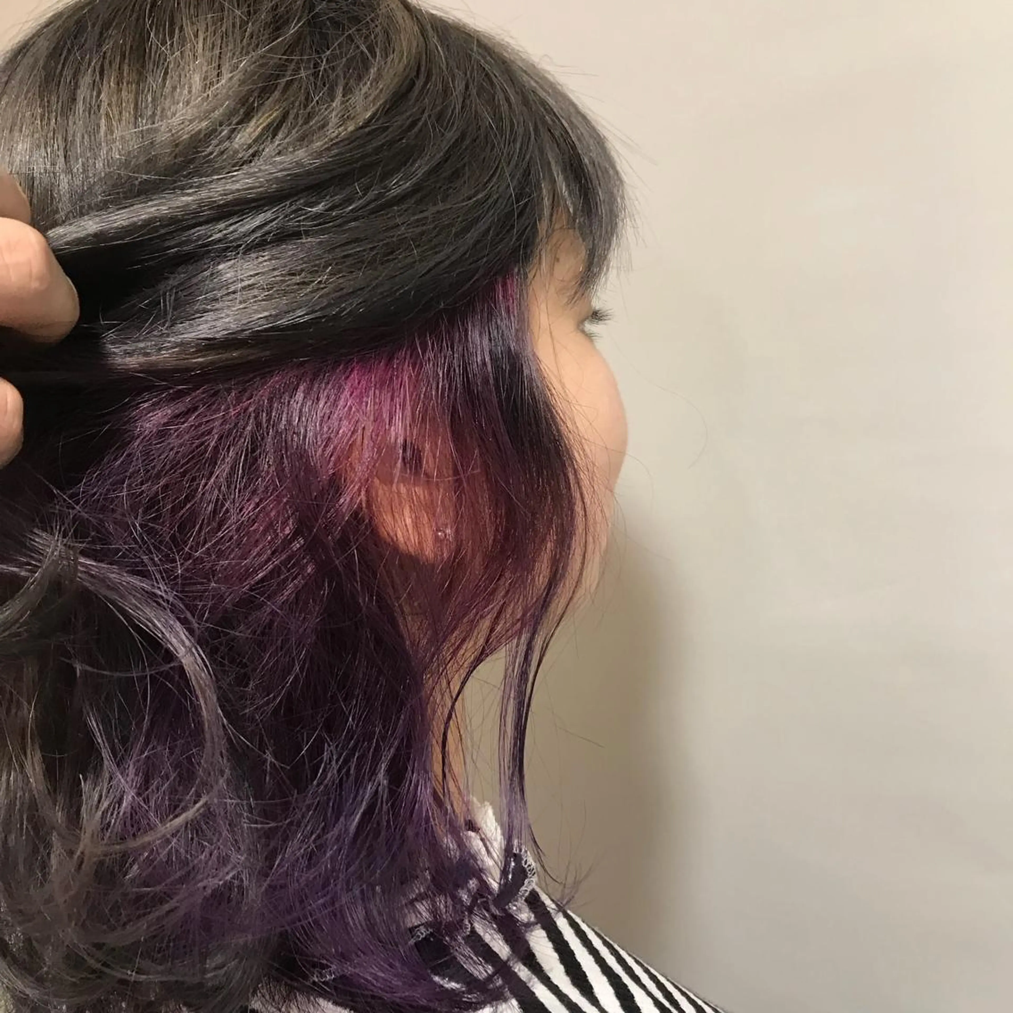 ミディアム カラー シルバー バイオレットカラー 長谷川 誠志のヘアスタイル