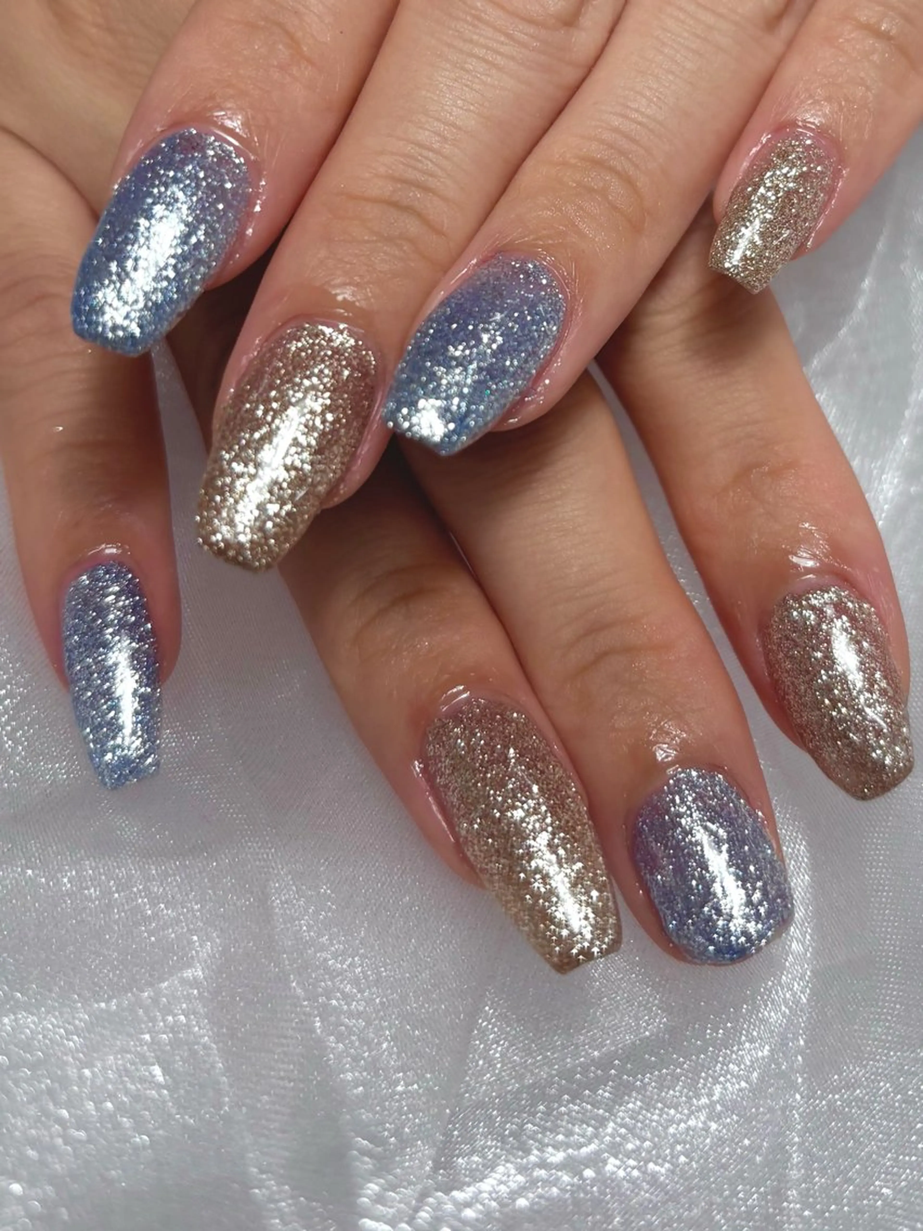 ネイル ブルー ラメ(グリッター) プーモワベリー所属・韓国ガーリー🎀 岐南🤍ななみのネイルデザイン