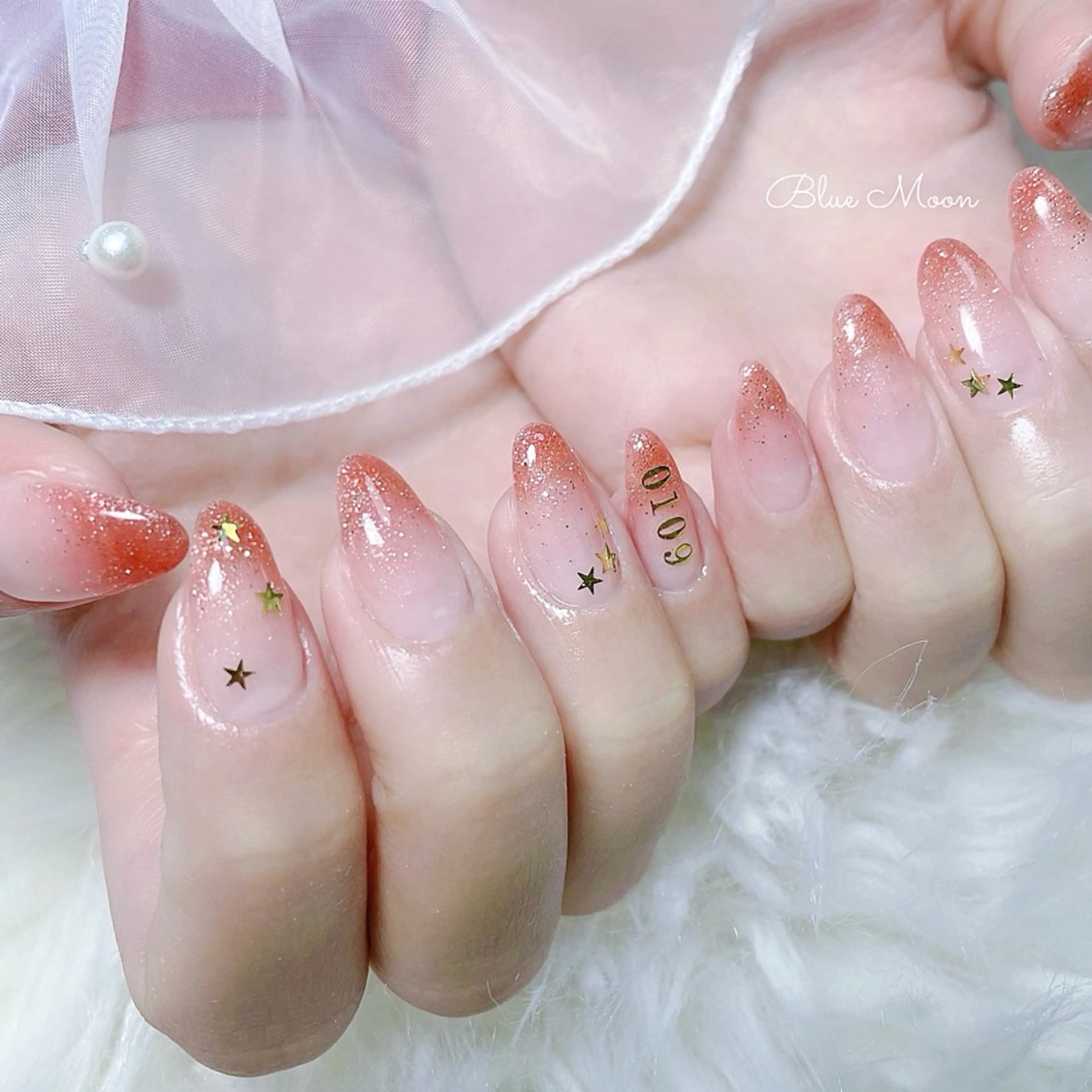 ネイル ホログラムネイル ハンドネイル ハンドケア nail salon Blue Moonのネイルデザイン