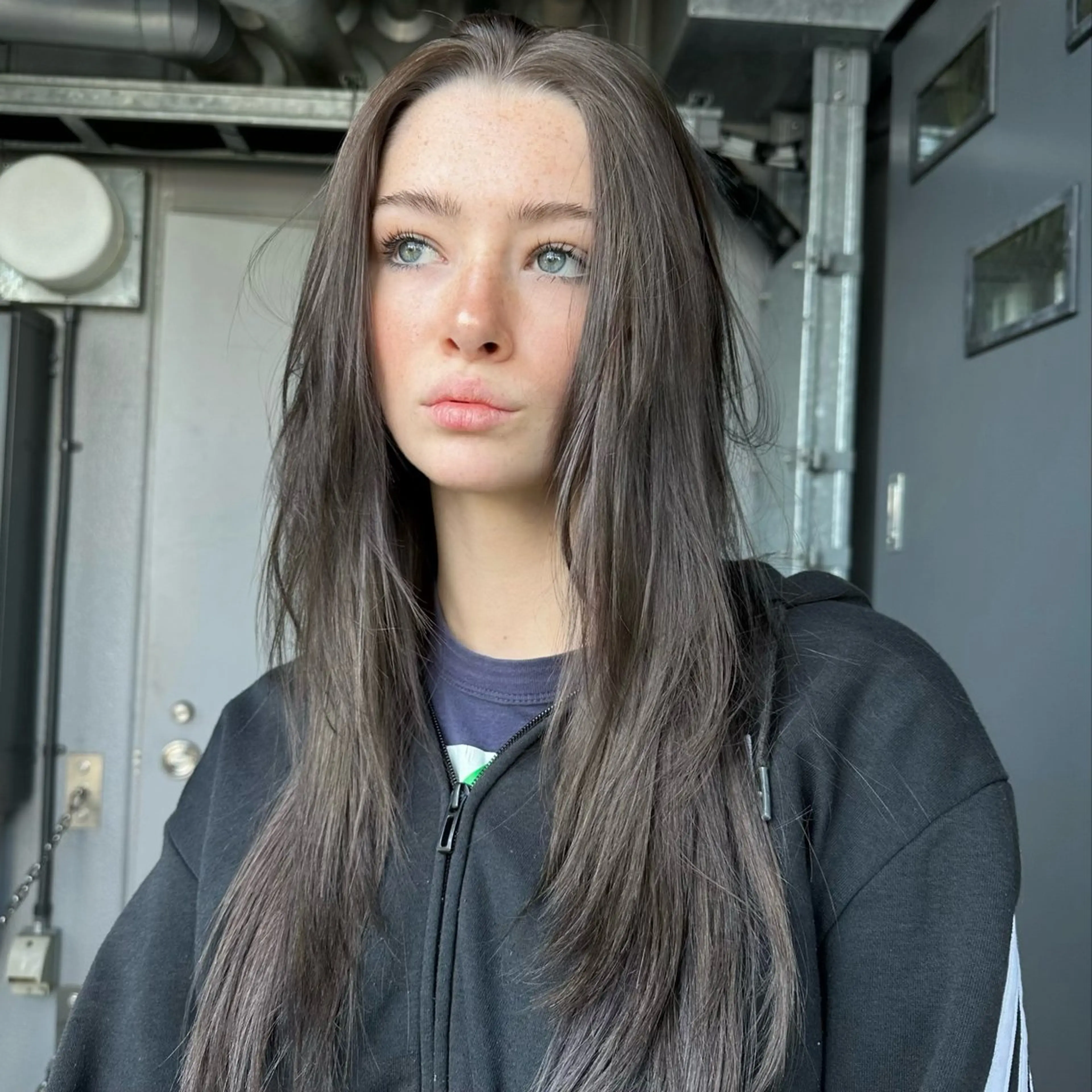 ロング カラー ブリーチ 透明感カラー グレージュ ブリーチなしカラー 顔まわりレイヤー カット ヘアカラー bloc japon所属・ﾌﾞﾚｲｽﾞ˚✧₊⁎ ﾚｲﾔｰToriのヘアスタイル