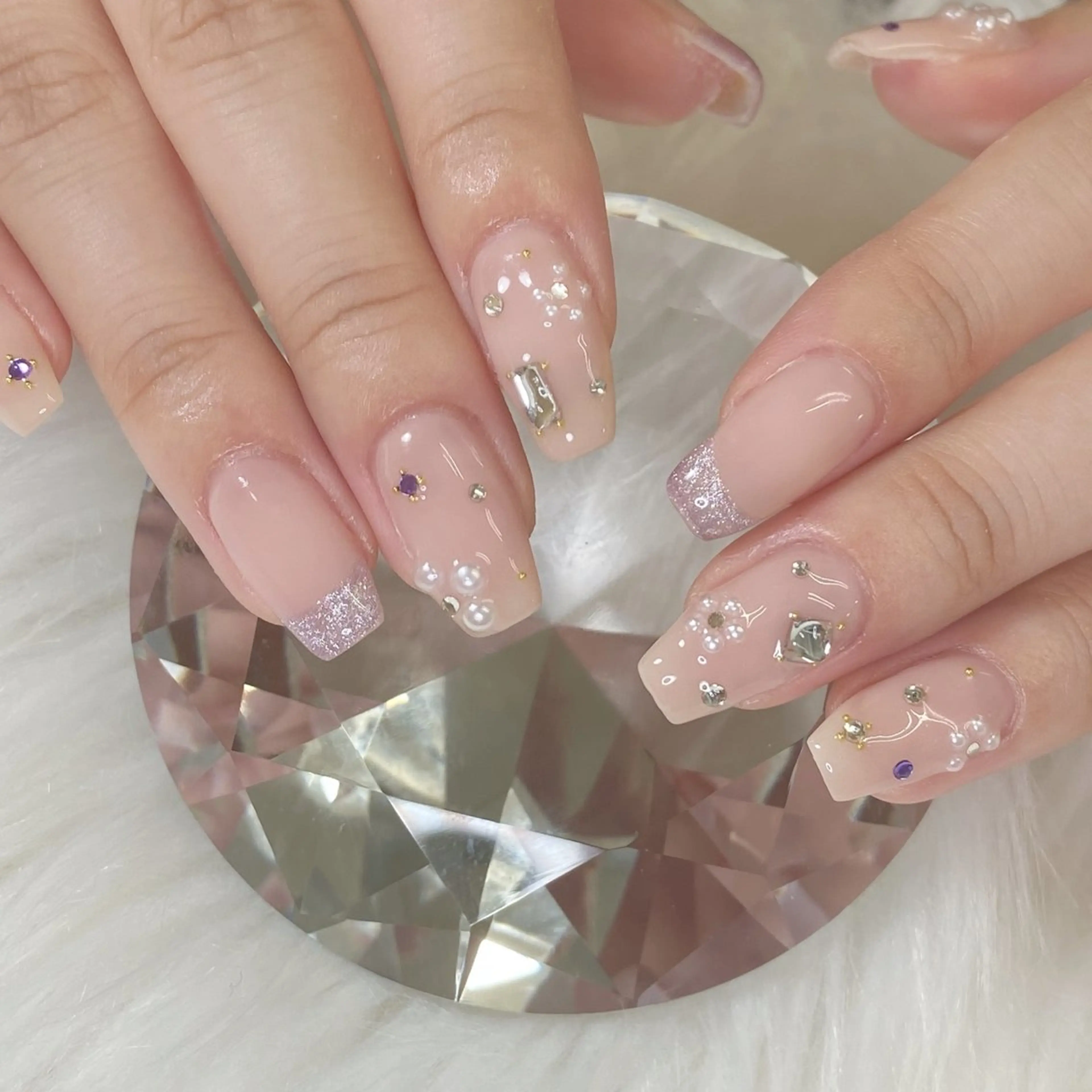 ネイル アートネイル ガーリー キラキラネイル 韓国ネイル ラメ(グリッター) ハンドネイル Kanako 💫のネイルデザイン