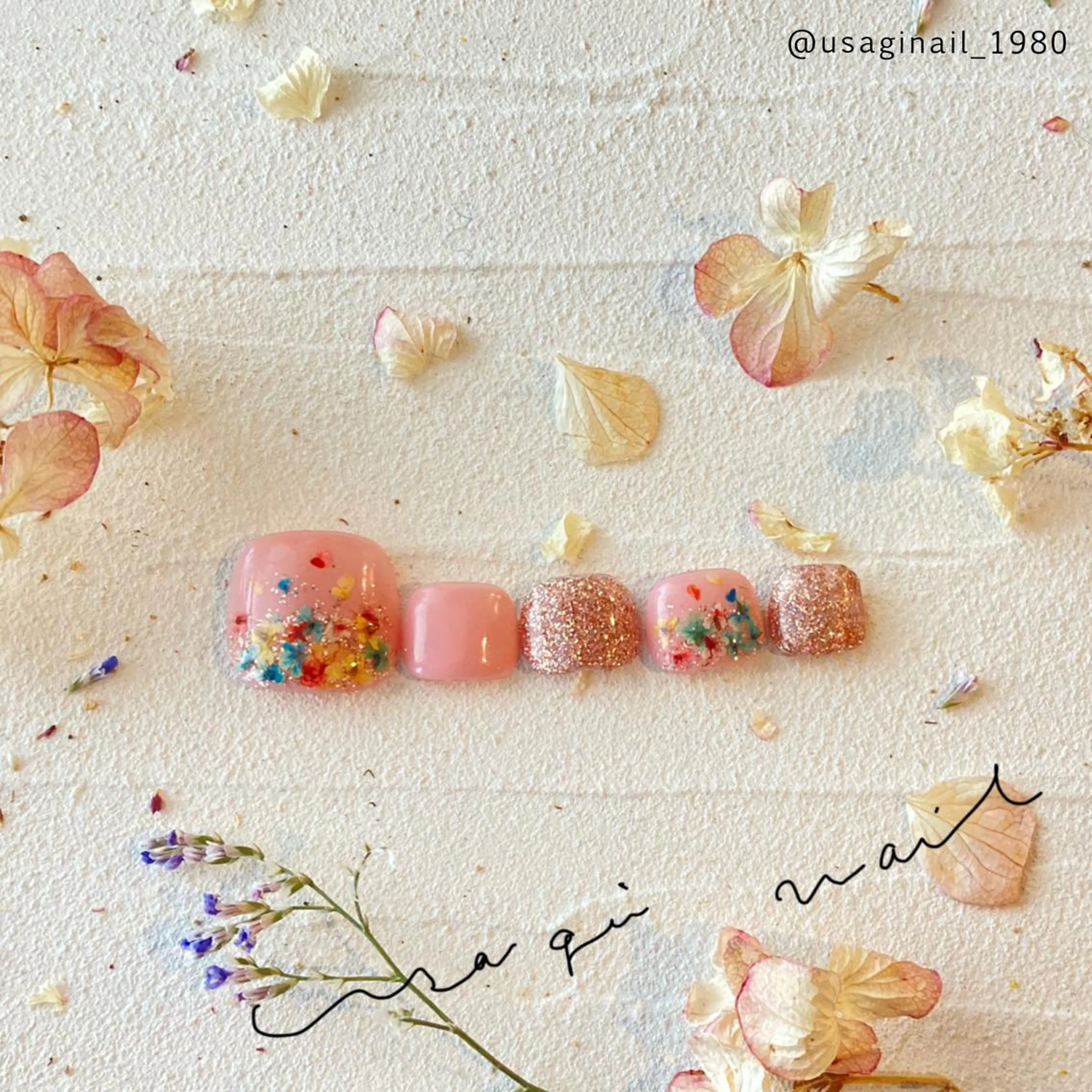 ネイル アートネイル フットネイル ニュアンスネイル ショートネイル 夏ネイル フットネイル usagi nailのネイルデザイン