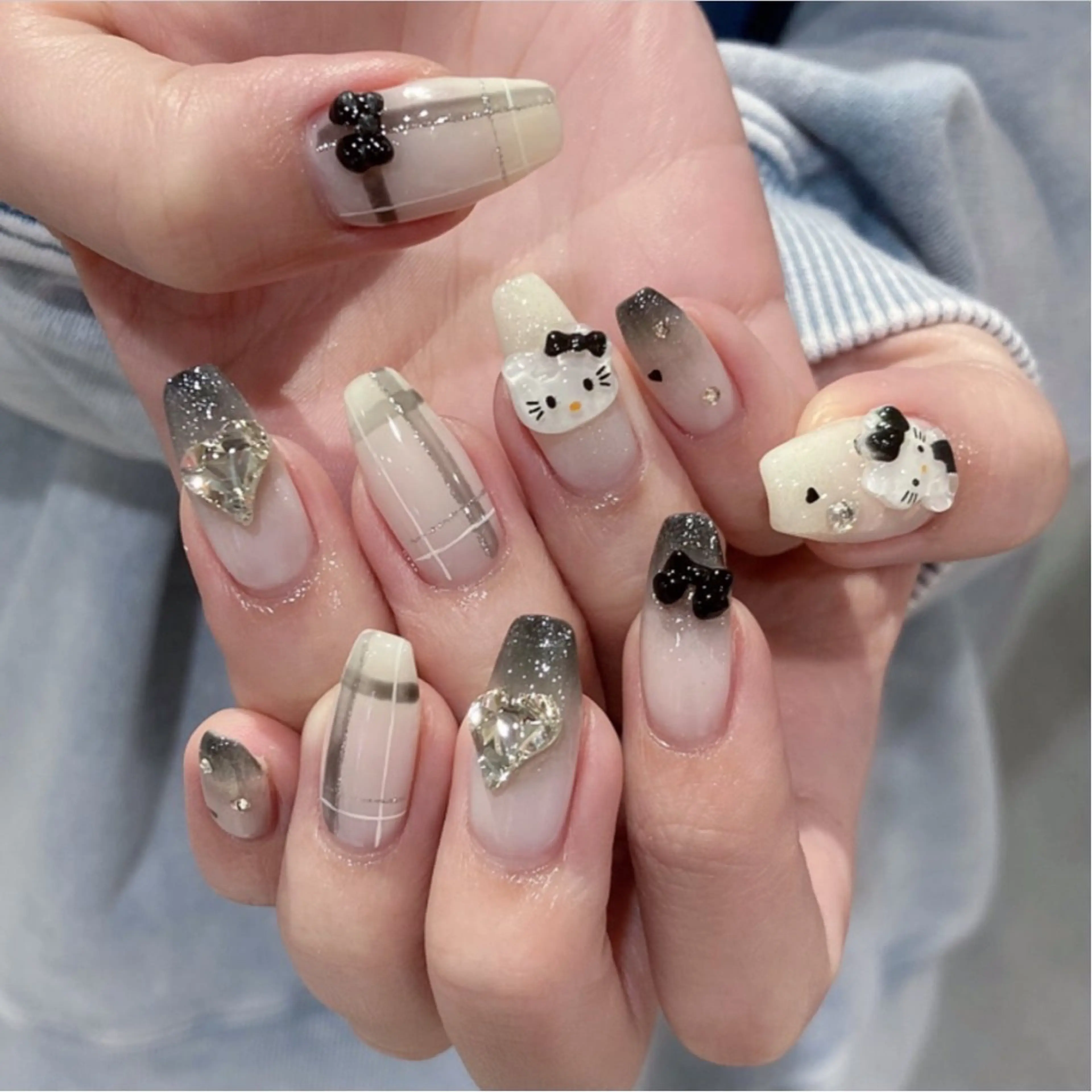 ネイル 長さ出し グラデーション キラキラネイル 韓国ネイル ラメ(グリッター) ハンドネイル ハンドケア Chisa Nail Studio所属・チ サのネイルデザイン